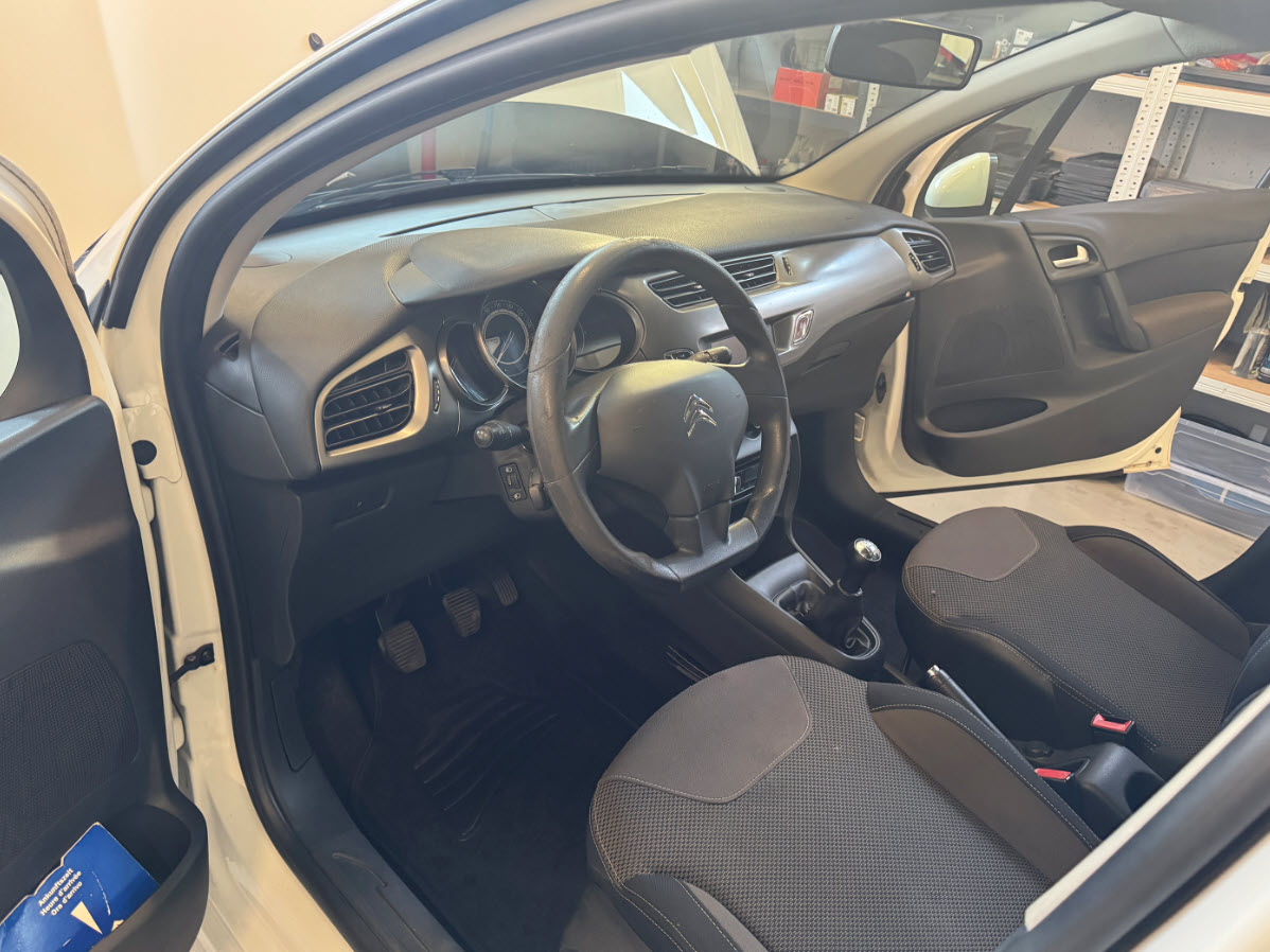 CITROEN C3 1.2i Exclusive-image-6