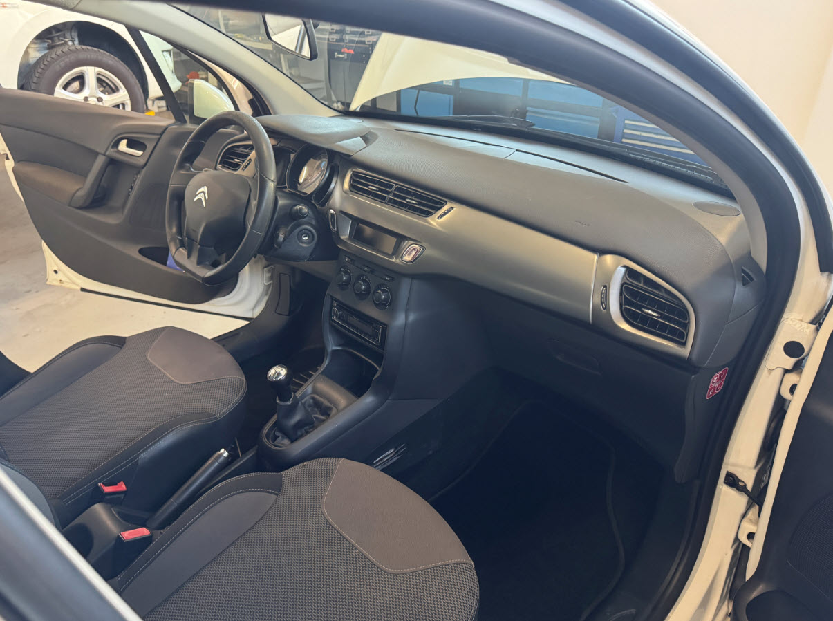 CITROEN C3 1.2i Exclusive-image-4