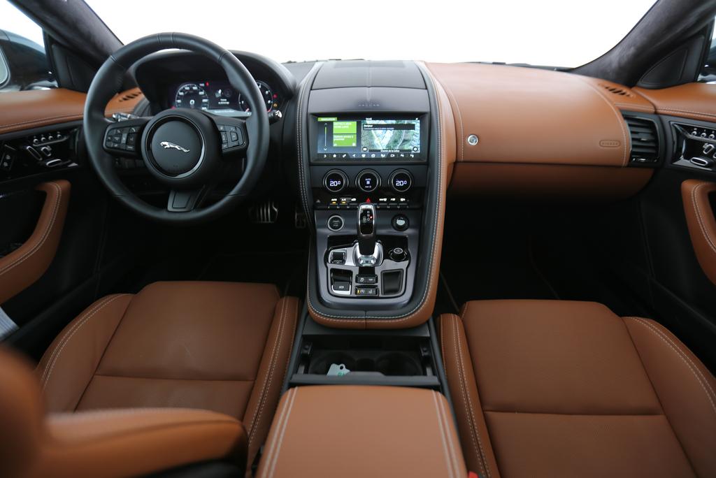 JAGUAR F-Type Coupé 2.0 R-Dynamic-image-4