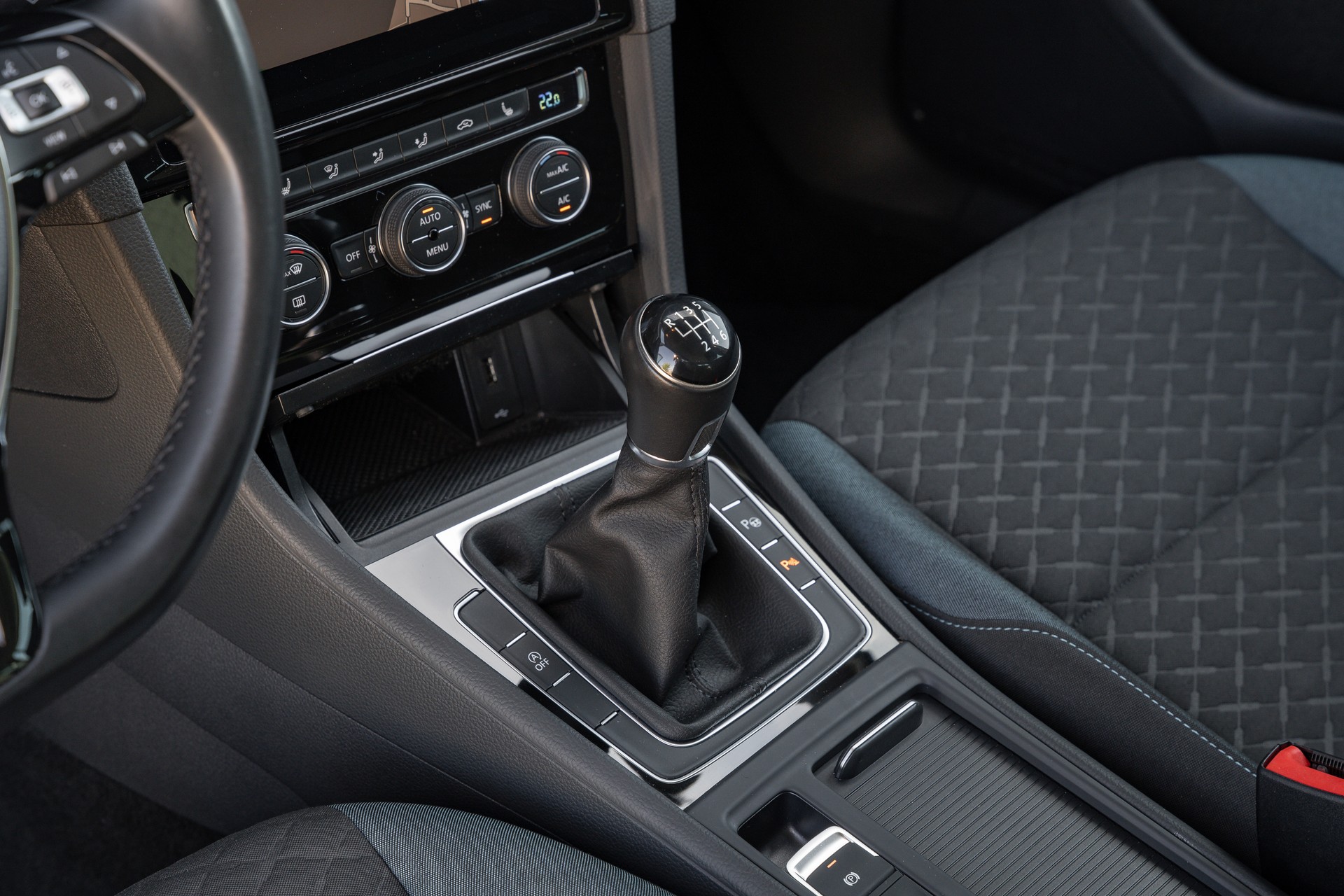 VW Golf 1.5 TSI Comfortline-image-19