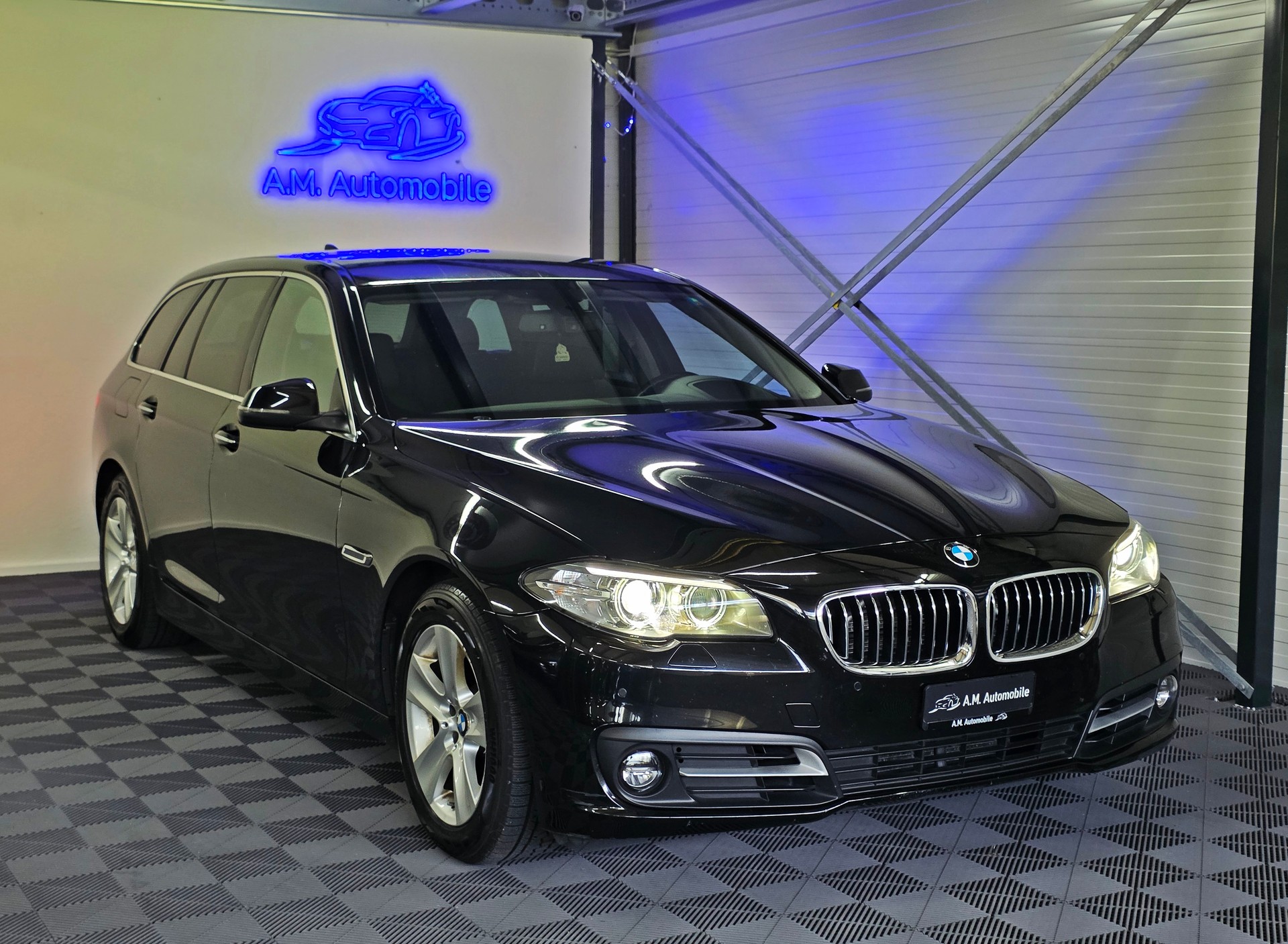BMW 525d Touring xDrive Steptronic-image-0