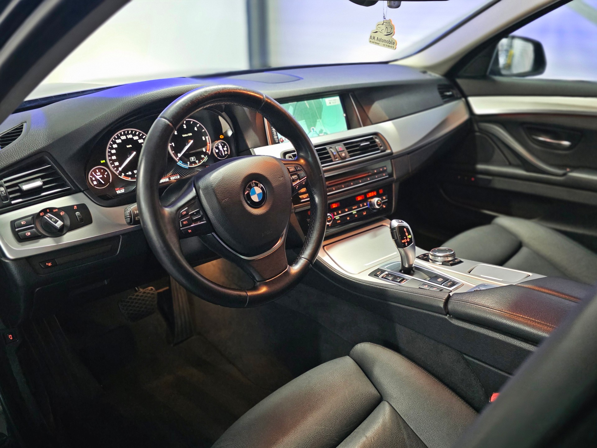 BMW 525d Touring xDrive Steptronic-image-10