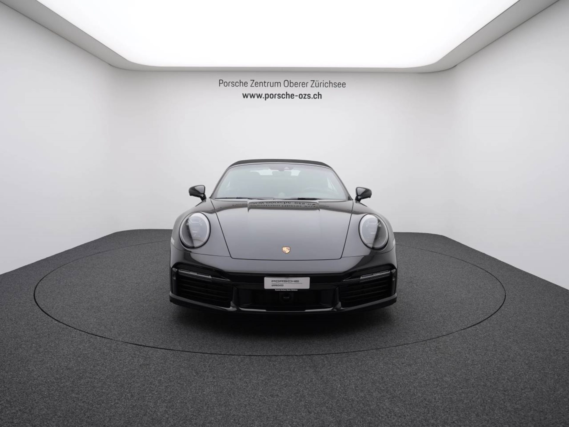 PORSCHE 911 Turbo S Cabriolet-image-9