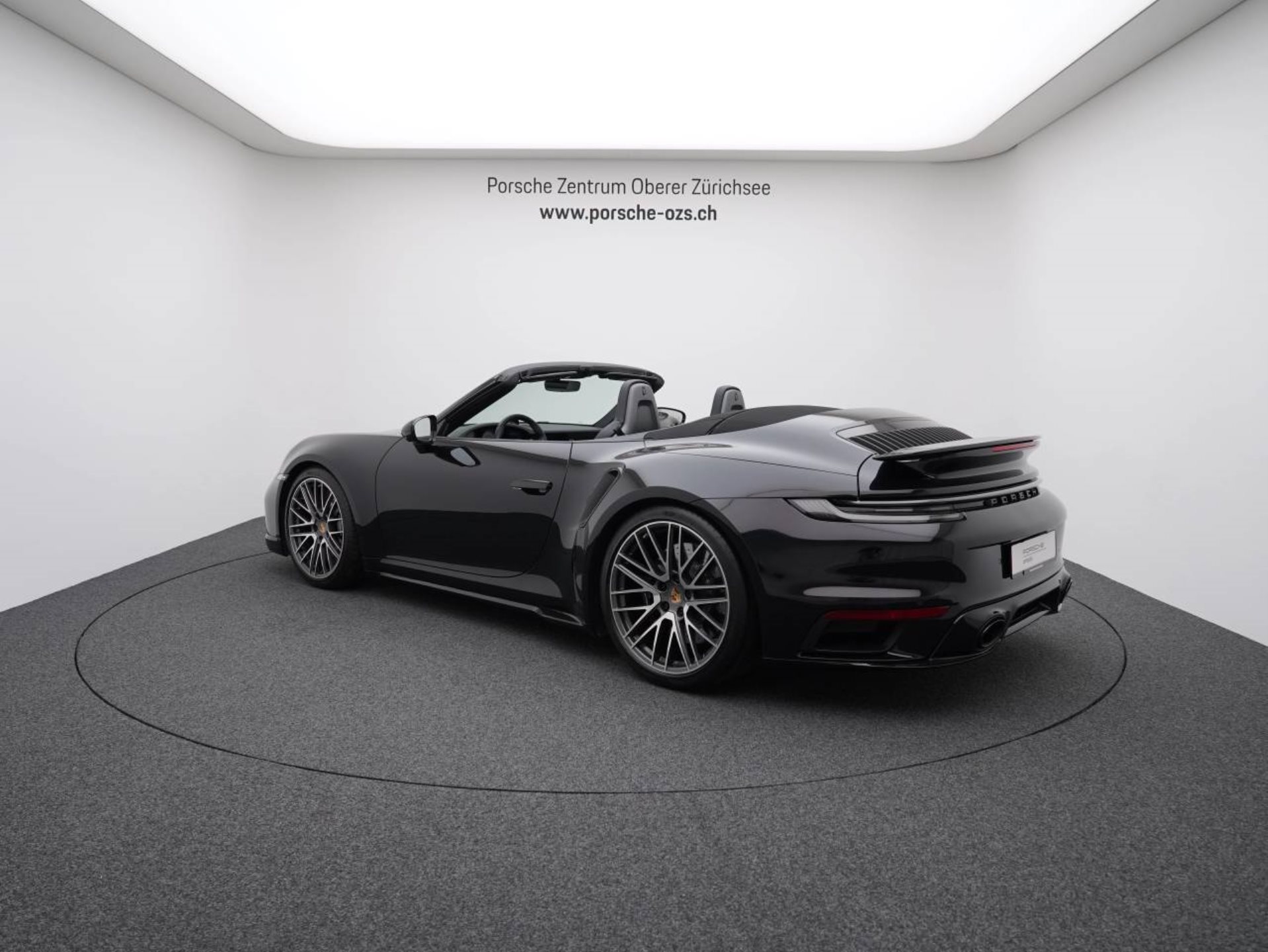 PORSCHE 911 Turbo S Cabriolet-showroom-element-2