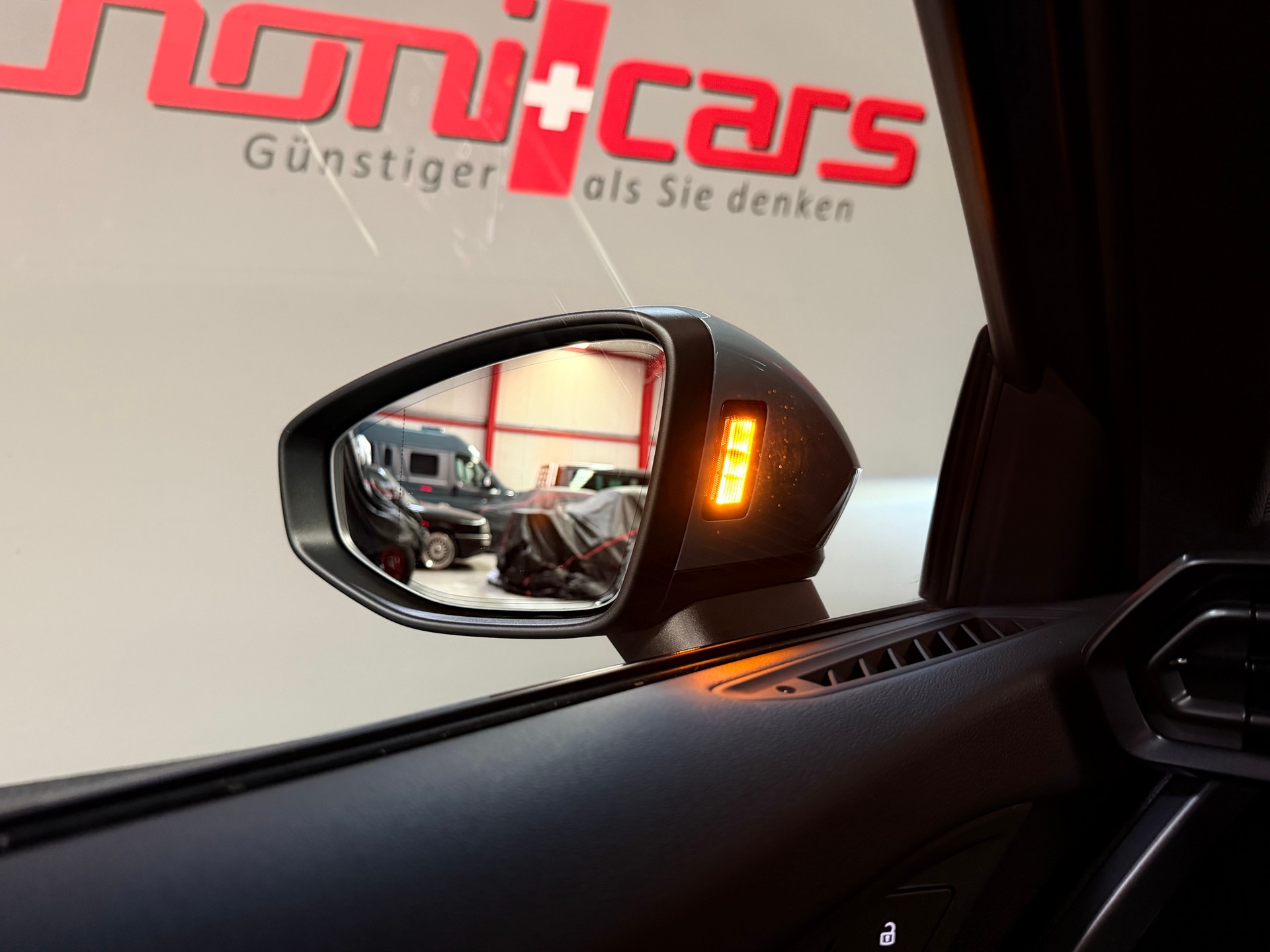 AUDI RS3 Sportback 2.5 TSI quattro S-tronic-image-32