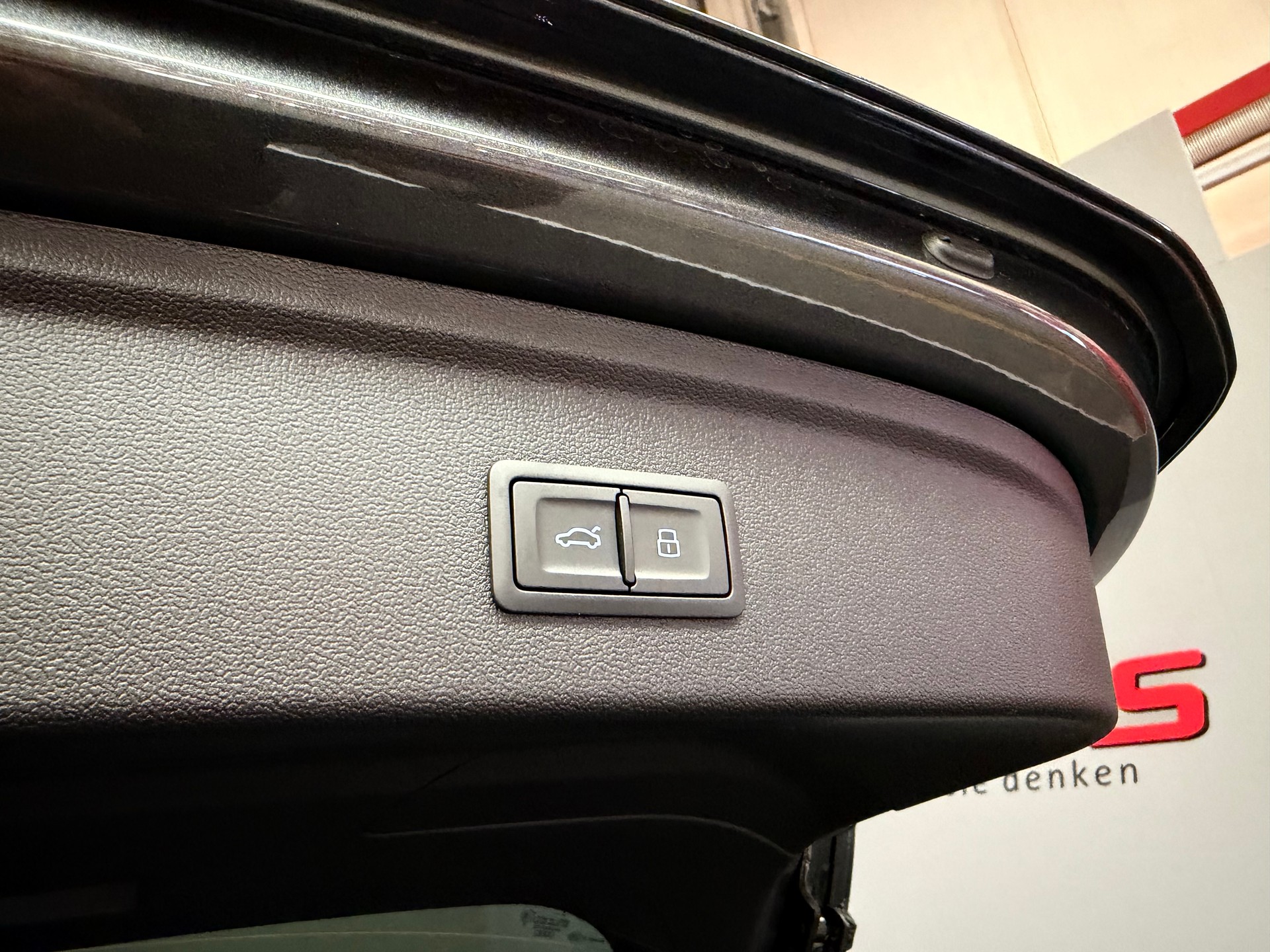 AUDI RS3 Sportback 2.5 TSI quattro S-tronic-image-16