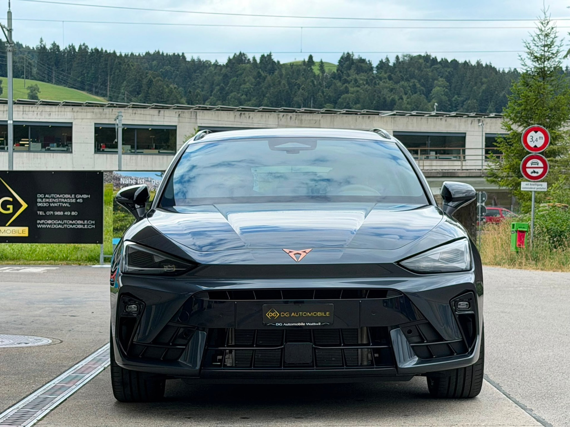 CUPRA LEON ST 1.5 eTSI DSG *Top Zustand**Top Ausstattung**Elektr. Anhängerkupplung*-image-2
