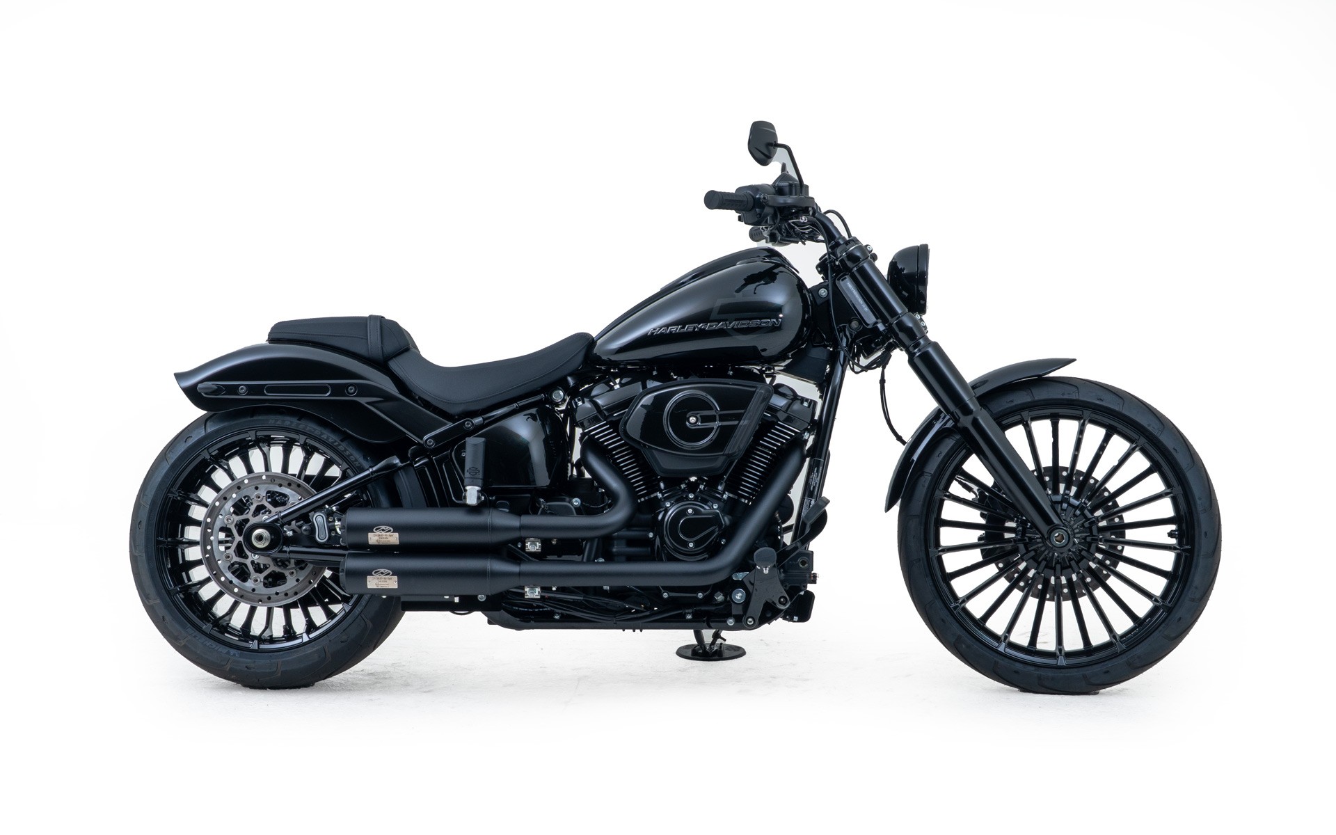 HARLEY-DAVIDSON FXBR Breakout 117ci-showroom-element-1