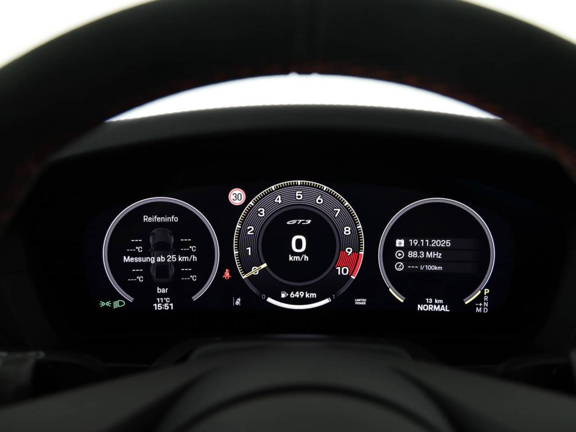 PORSCHE 911 GT3-image-11