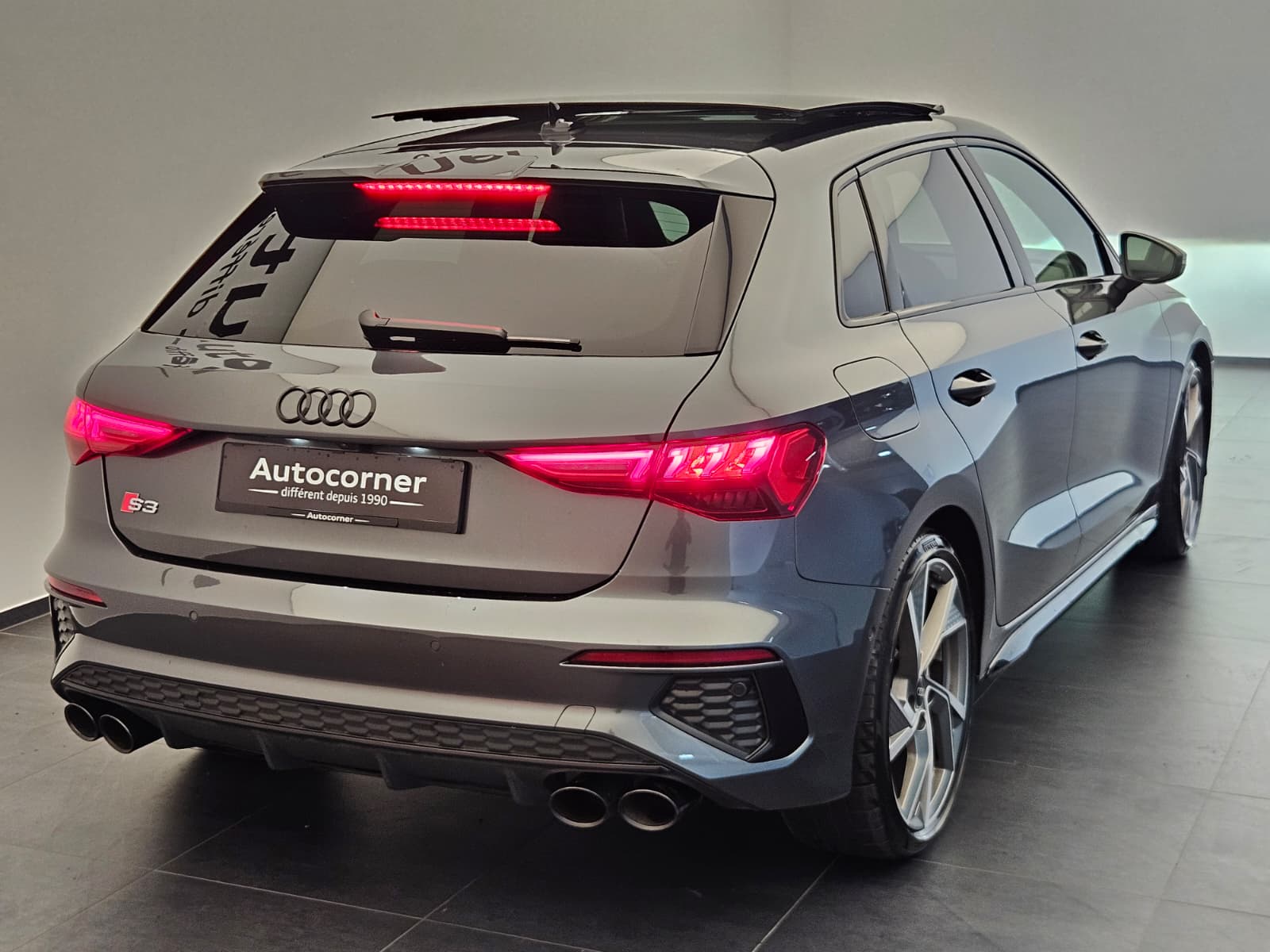 AUDI S3 Sportback 2.0 TFSI quattro S-tronic-image-6