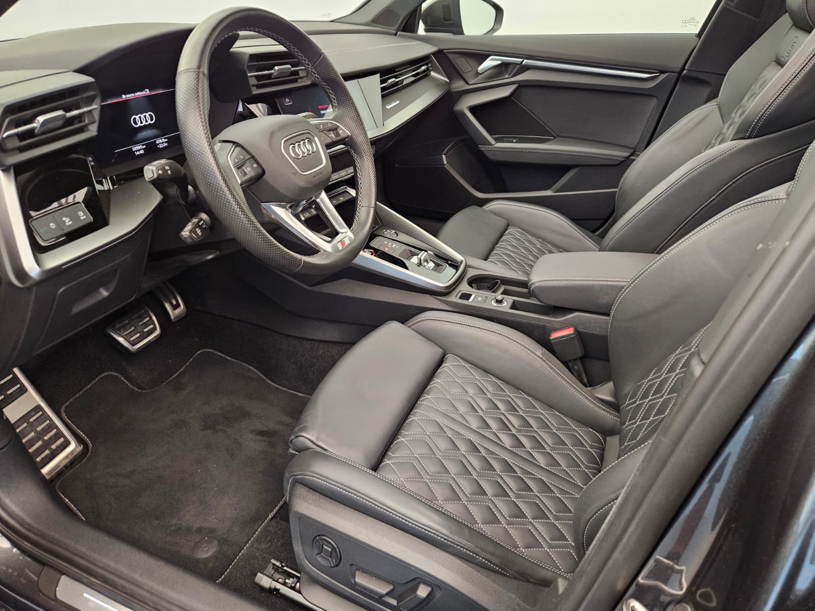 AUDI S3 Sportback 2.0 TFSI quattro S-tronic-image-10