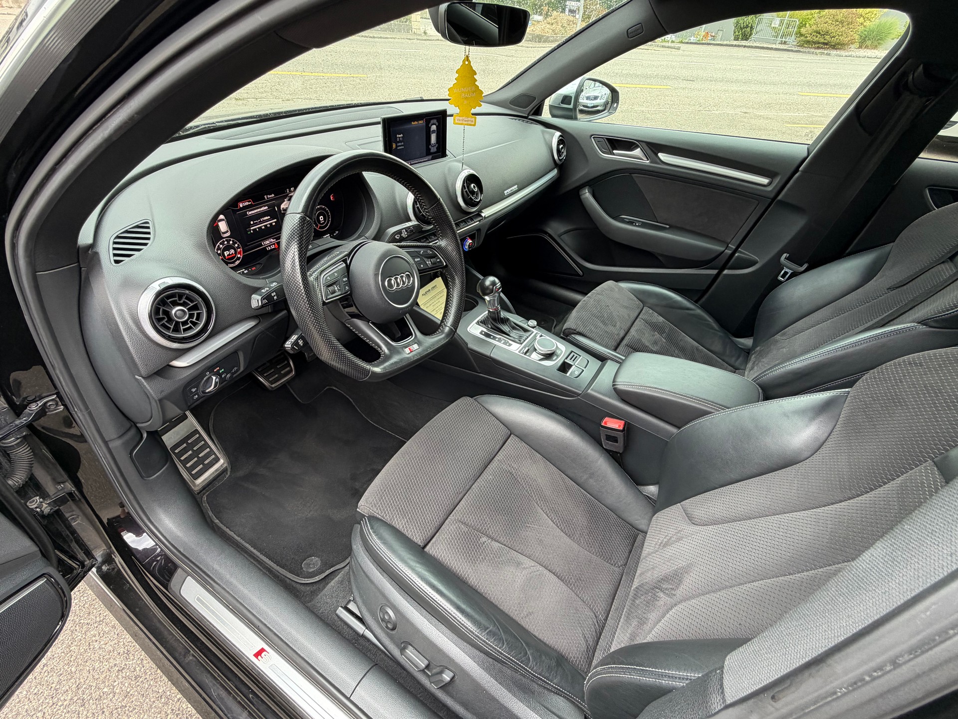 AUDI S3 Sportback 2.0 TFSI quattro S-tronic-image-8