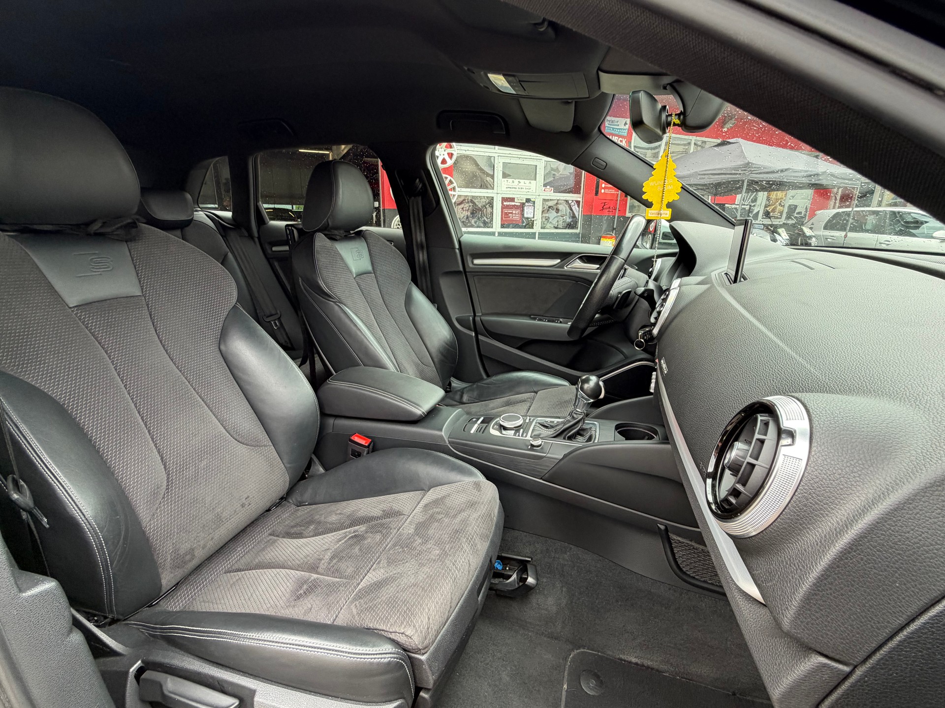 AUDI S3 Sportback 2.0 TFSI quattro S-tronic-image-9