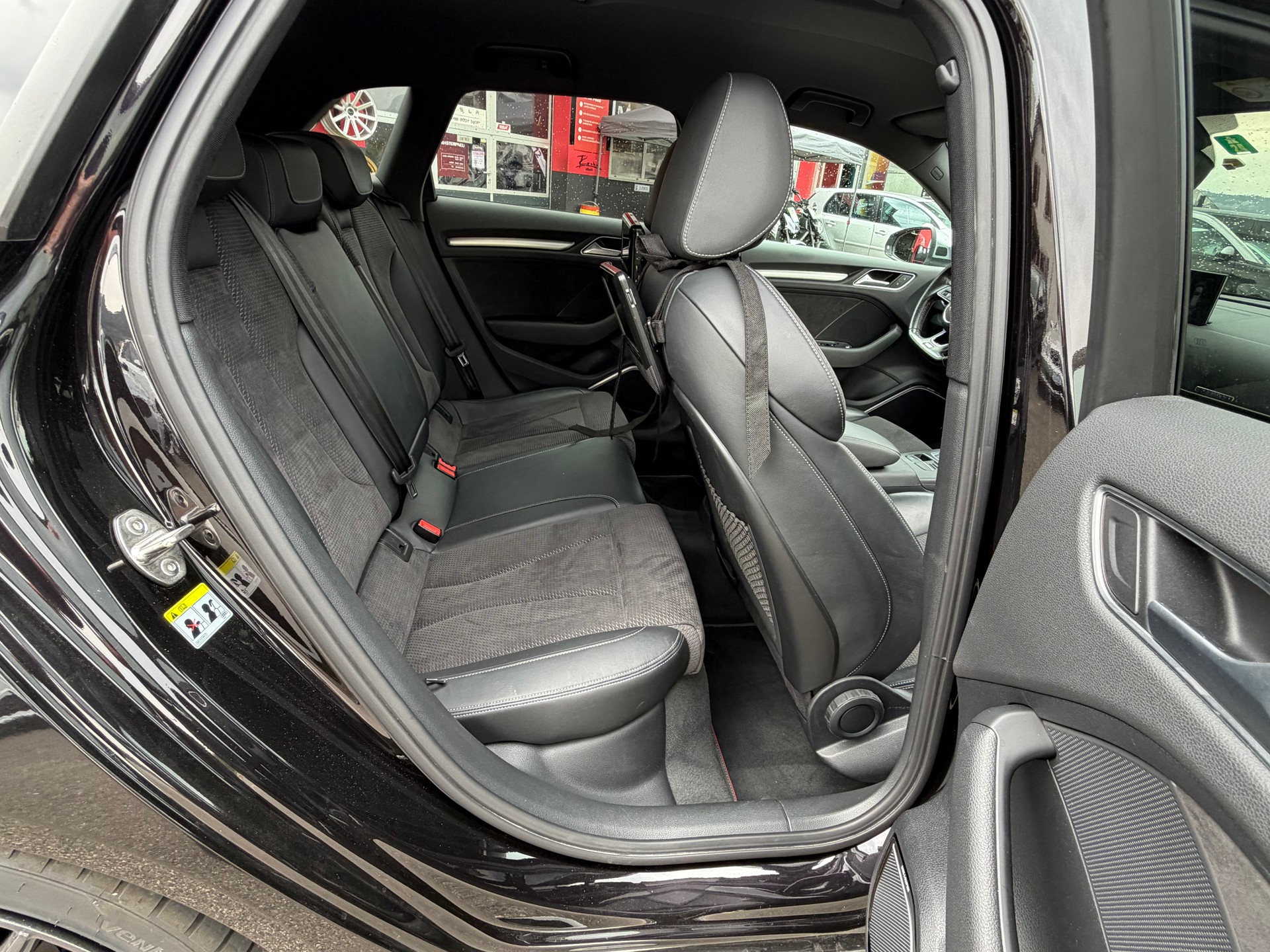 AUDI S3 Sportback 2.0 TFSI quattro S-tronic-image-11
