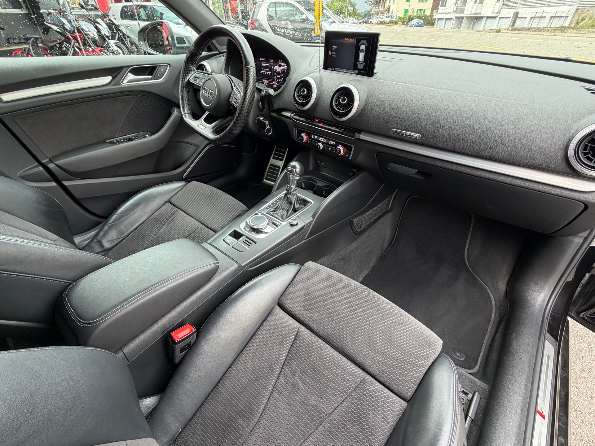 AUDI S3 Sportback 2.0 TFSI quattro S-tronic-image-10