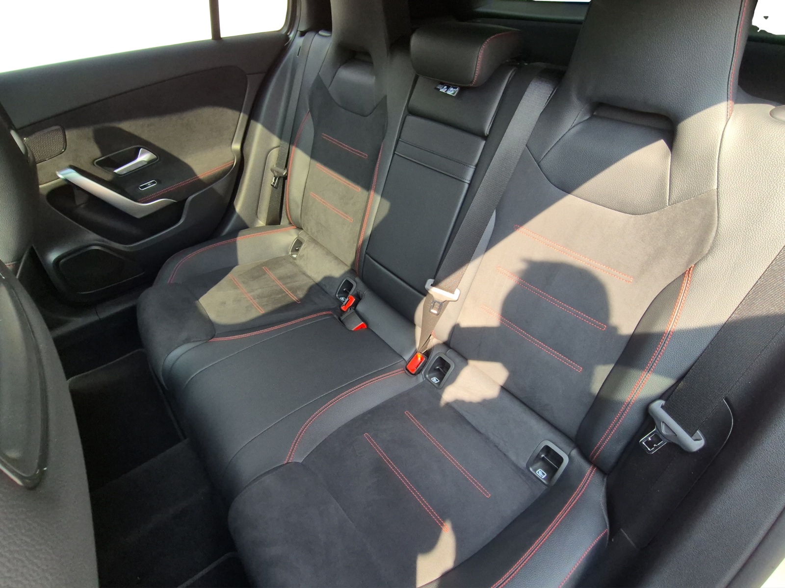 MERCEDES-BENZ A 250 AMG Line 4Matic-image-17