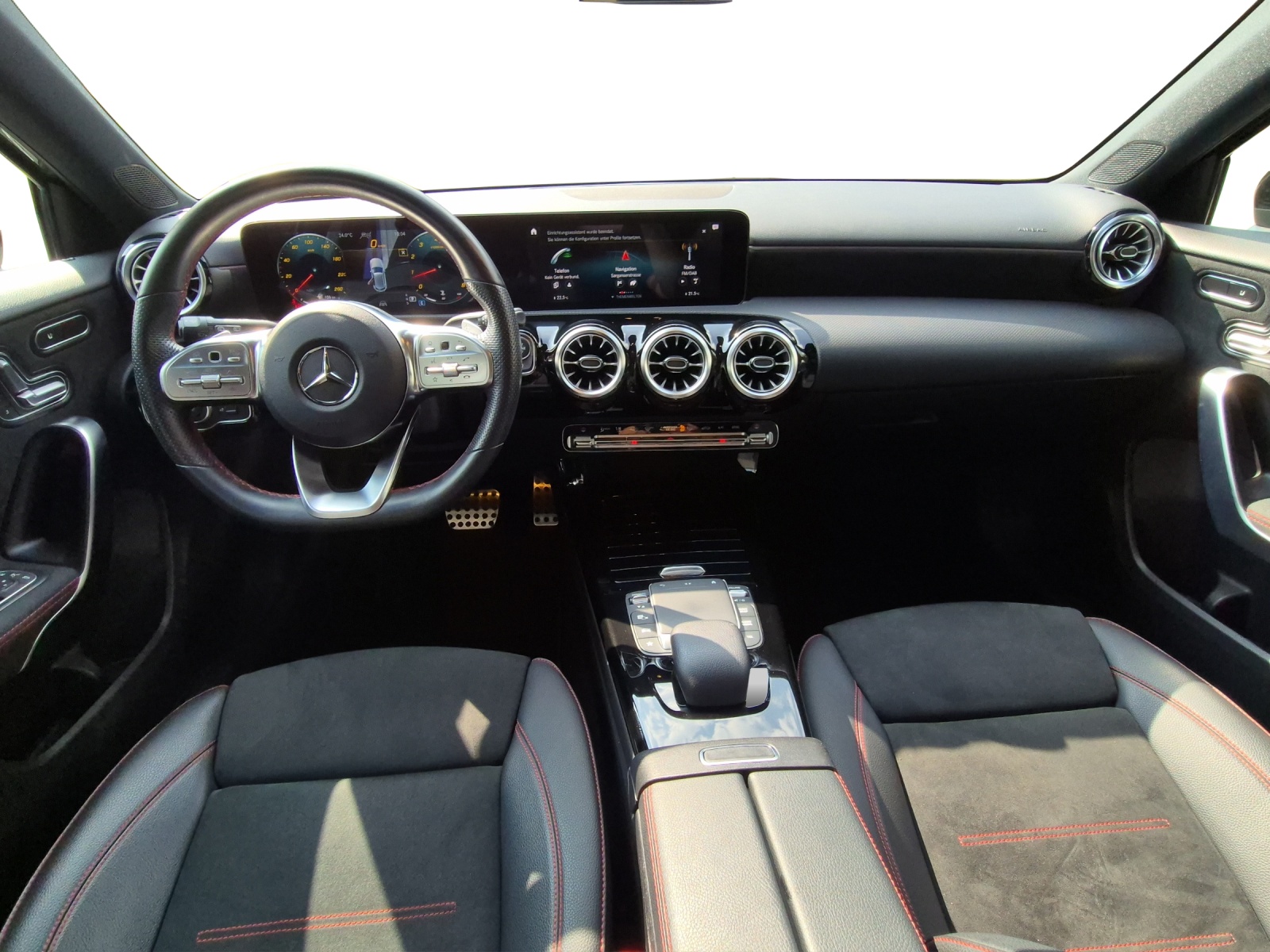 MERCEDES-BENZ A 250 AMG Line 4Matic-image-9