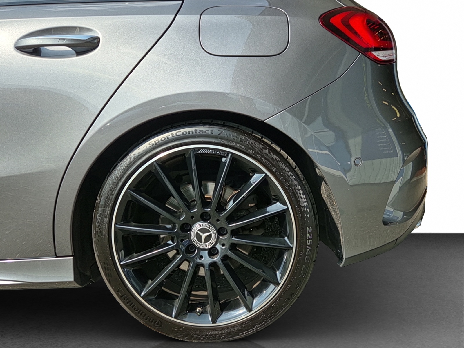 MERCEDES-BENZ A 250 AMG Line 4Matic-image-22
