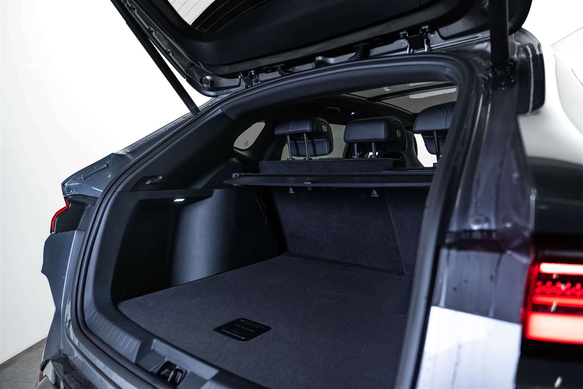 BYD Seal U DM-i PHEV Design AWD 324PS Automat-image-4