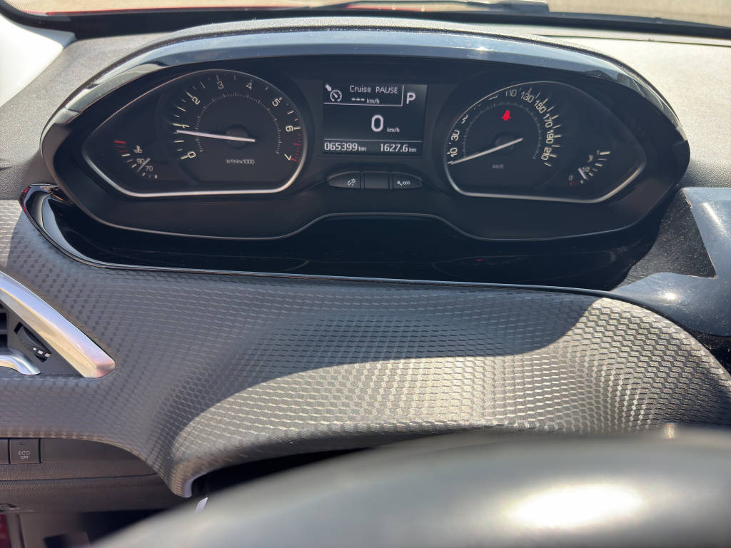 PEUGEOT 208 1.2 PureTech Allure S/S-image-10