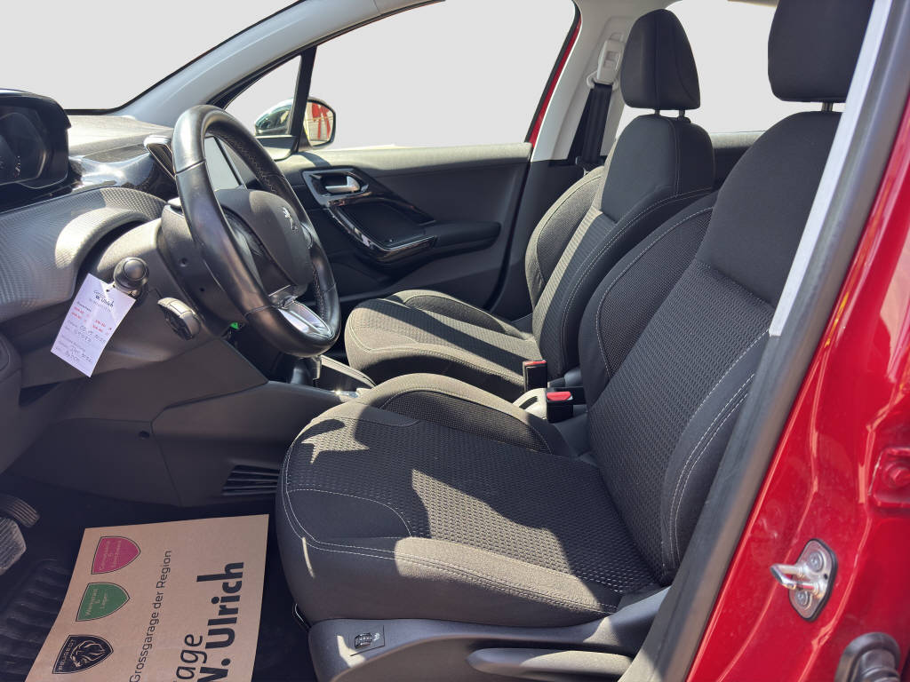 PEUGEOT 208 1.2 PureTech Allure S/S-image-8