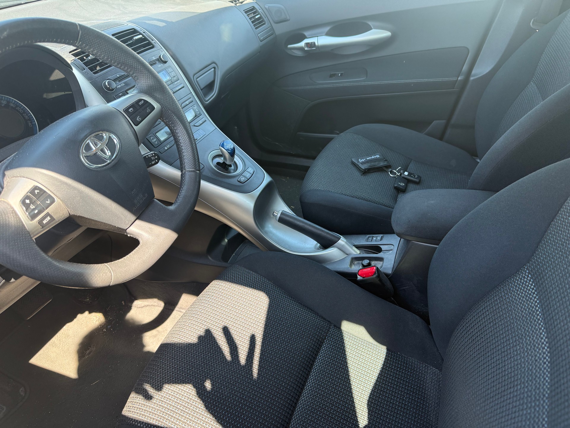 TOYOTA Auris 1.8 16V HSD Linea Sol-image-4