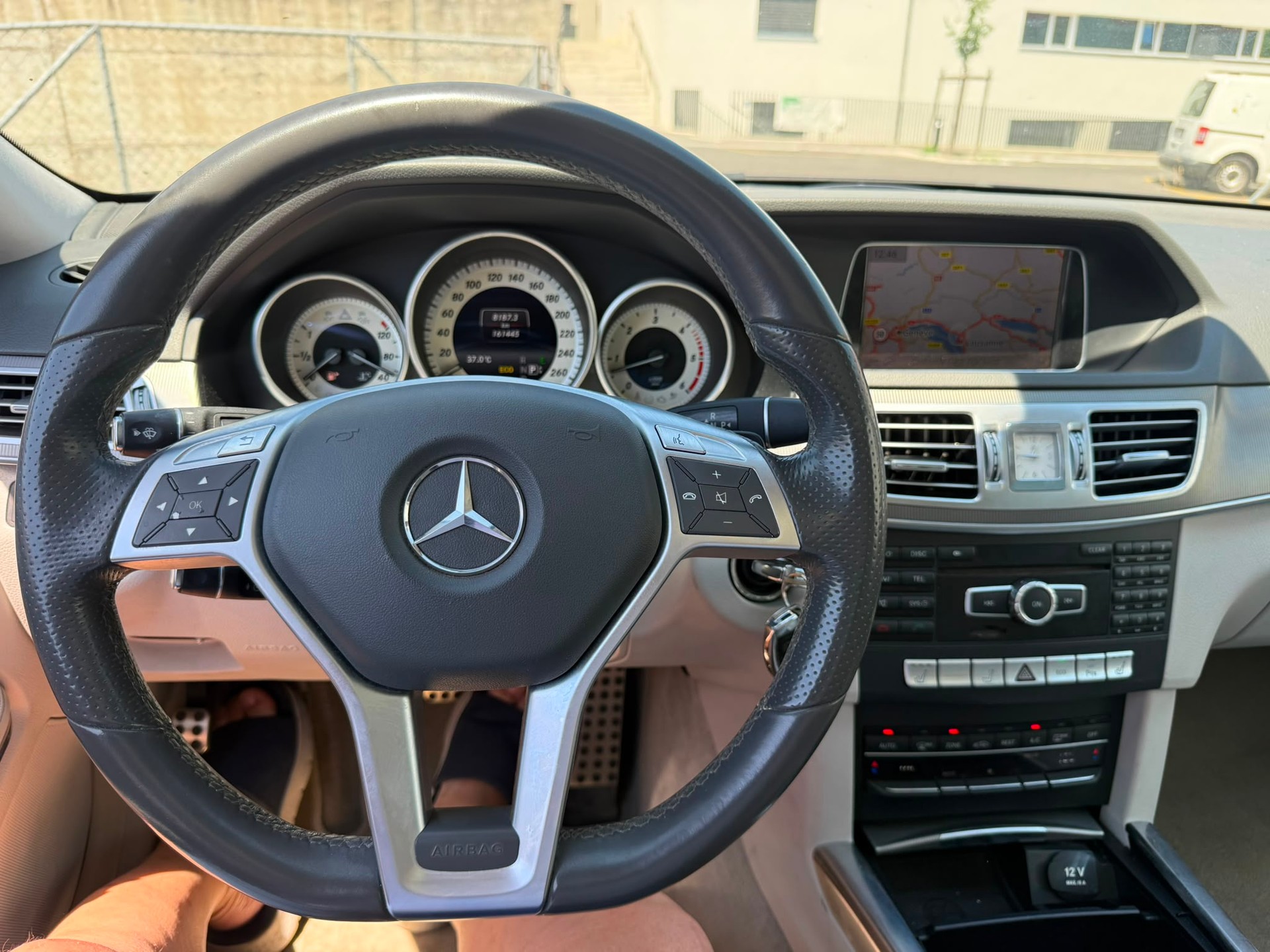 MERCEDES-BENZ E 350 BlueTEC Avantgarde 4Matic 7G-Tronic-image-6