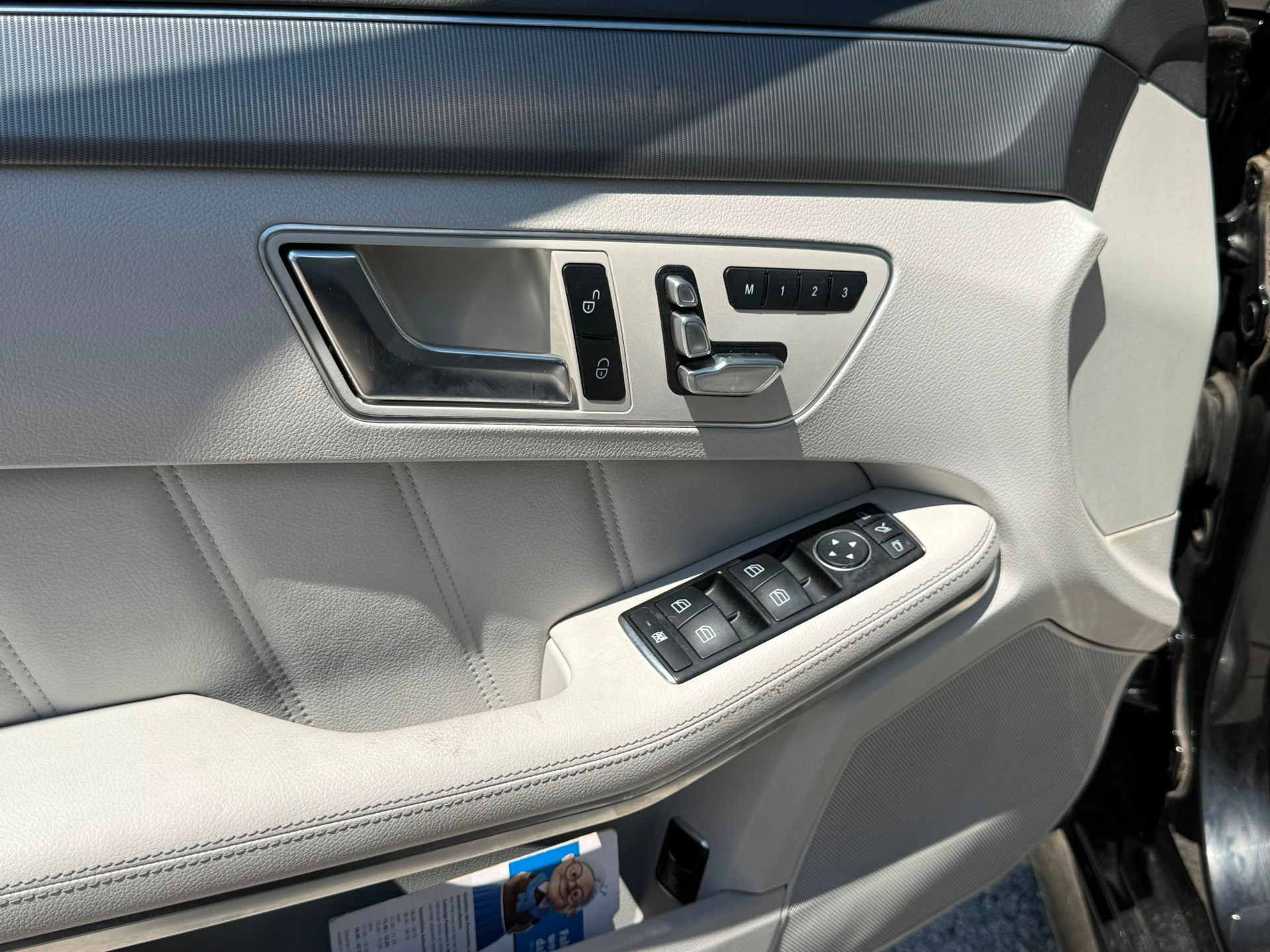 MERCEDES-BENZ E 350 BlueTEC Avantgarde 4Matic 7G-Tronic-image-4