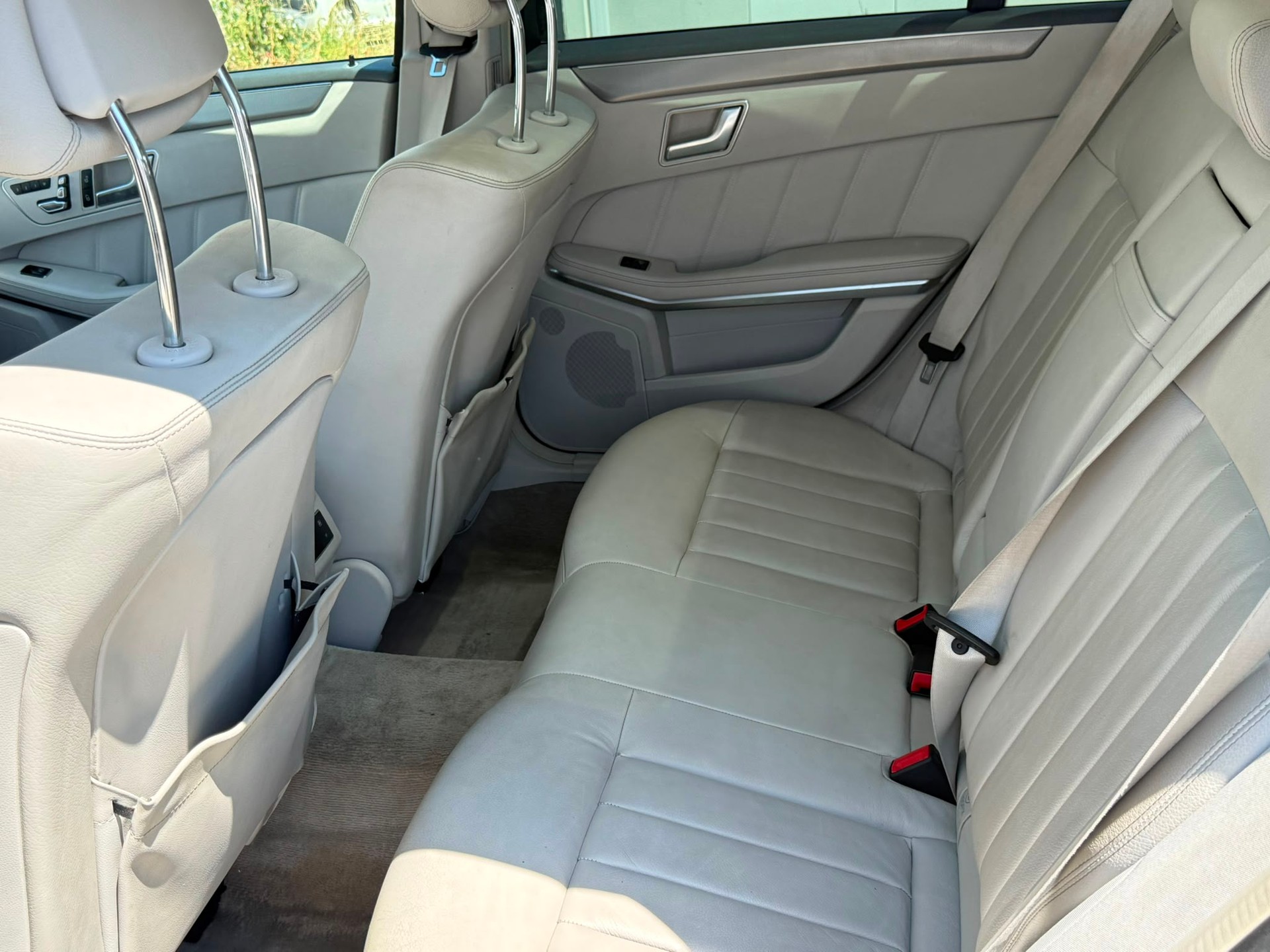 MERCEDES-BENZ E 350 BlueTEC Avantgarde 4Matic 7G-Tronic-image-8
