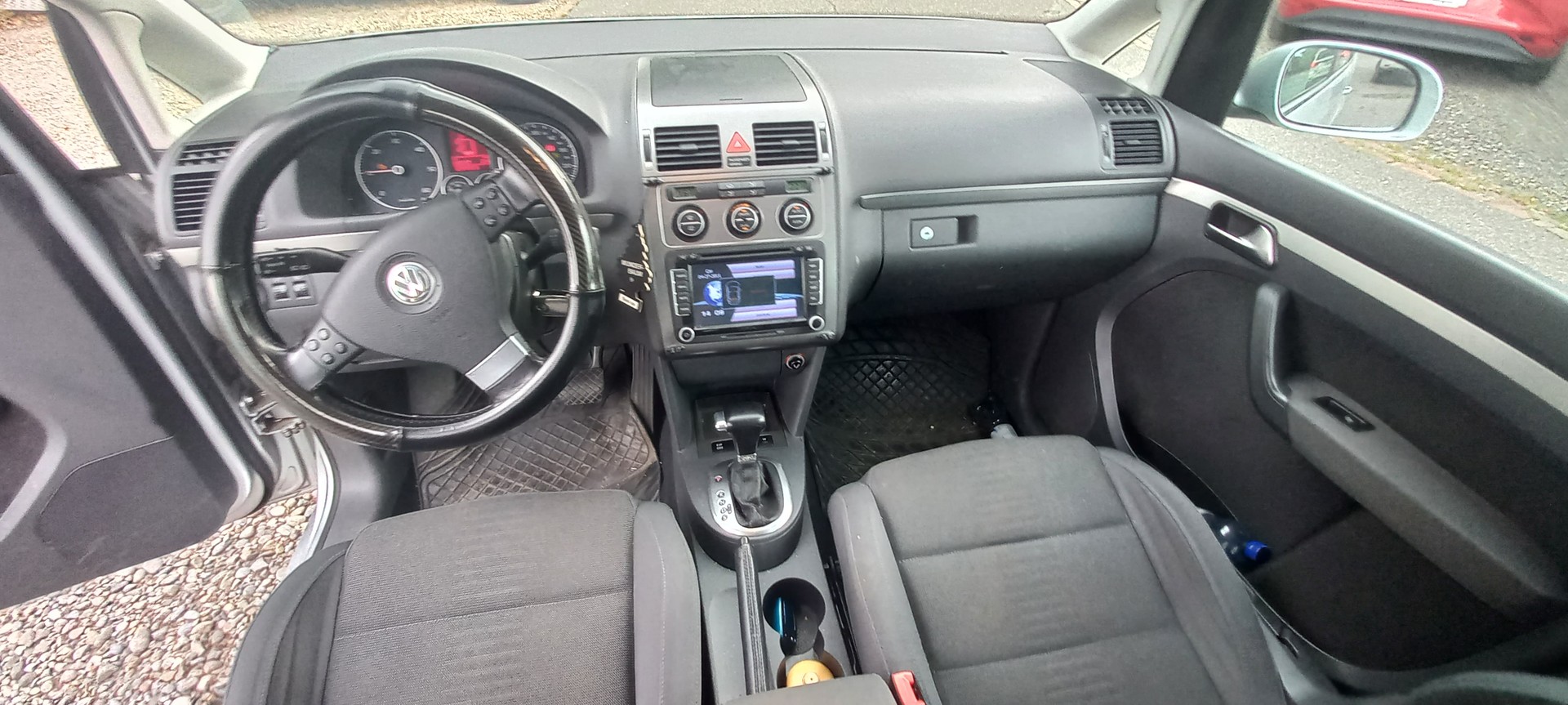 VW Touran 2.0 TDI Highline-image-9