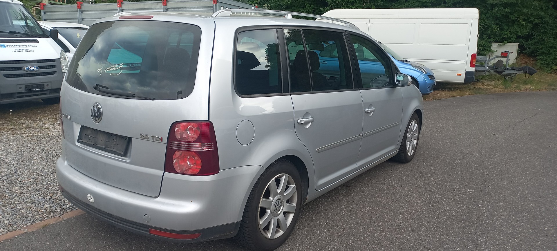 VW Touran 2.0 TDI Highline-image-3