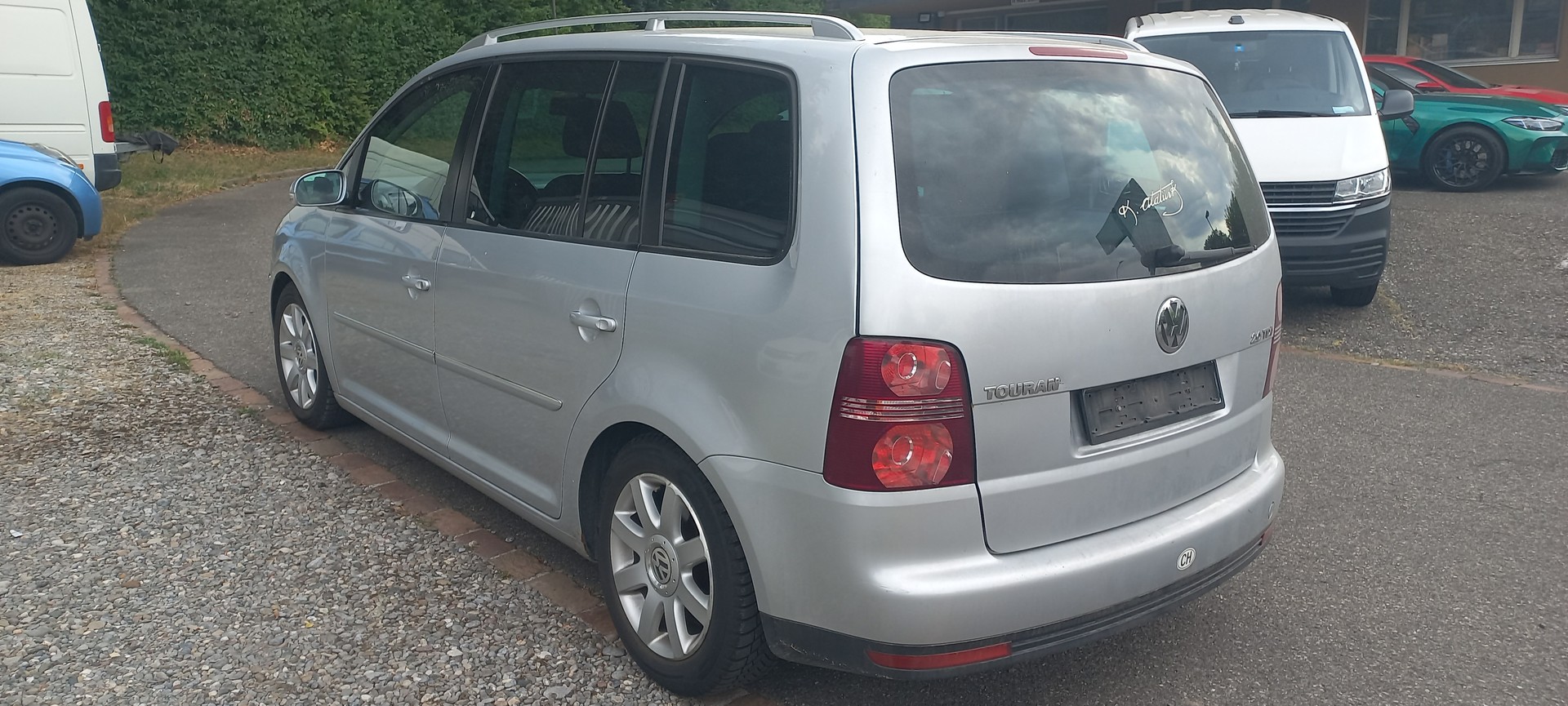 VW Touran 2.0 TDI Highline-image-5