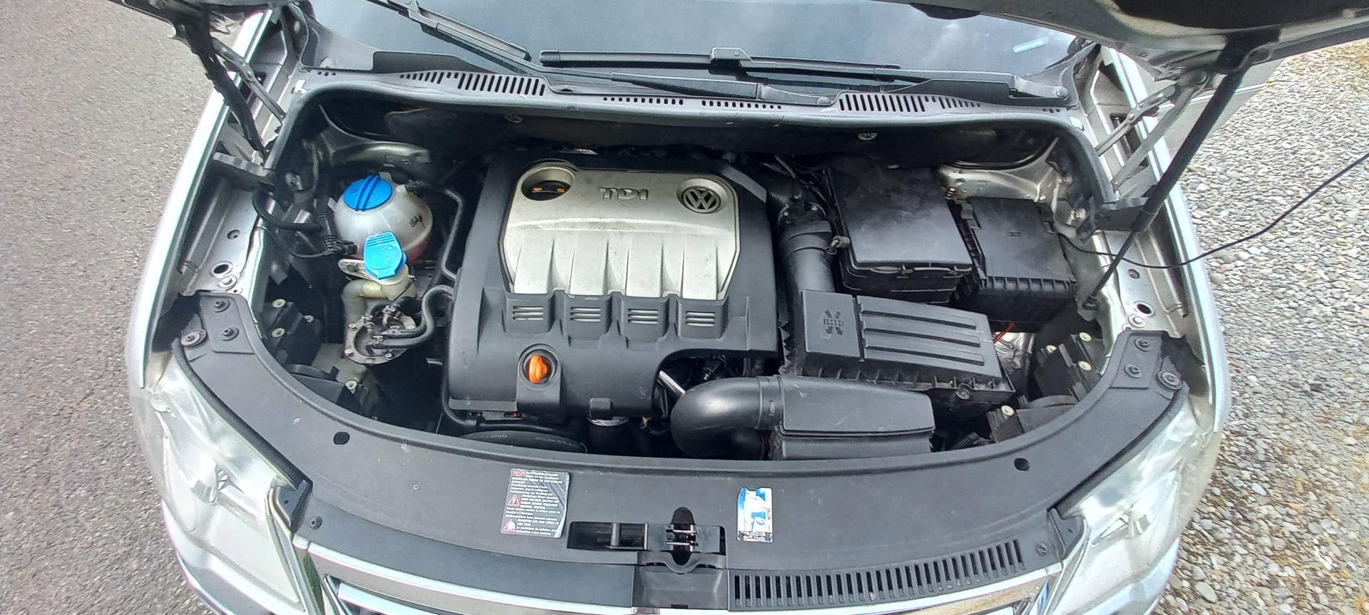 VW Touran 2.0 TDI Highline-image-11