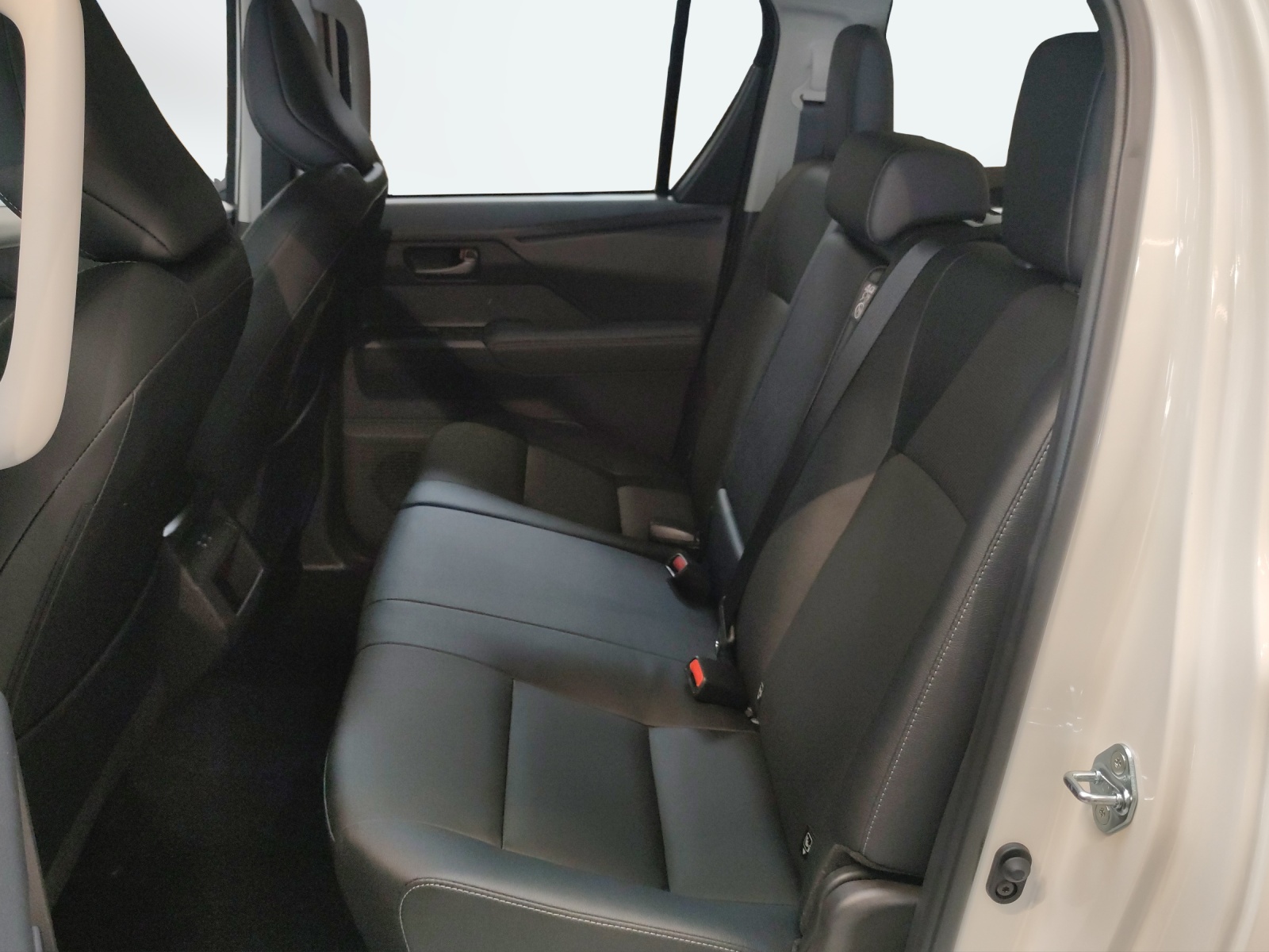 TOYOTA Hilux Double Cab.-Pick-up 59KWh Style-image-16