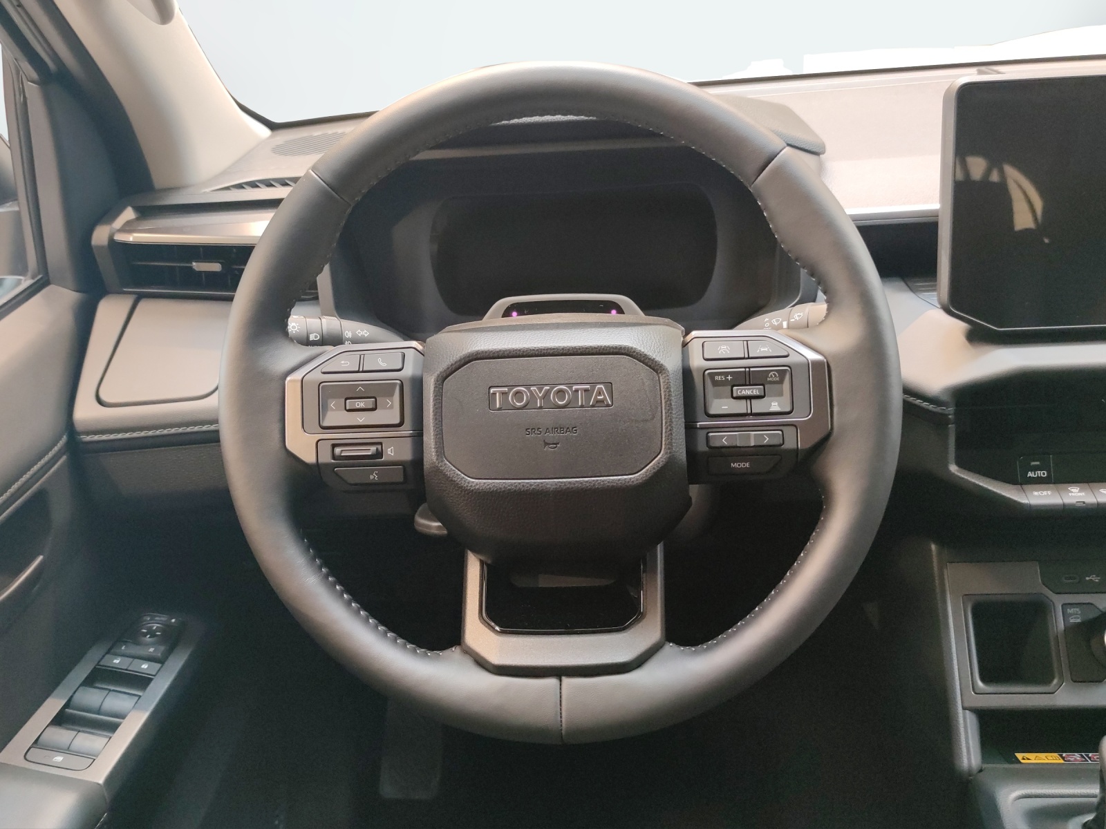 TOYOTA Hilux Double Cab.-Pick-up 59KWh Style-image-11