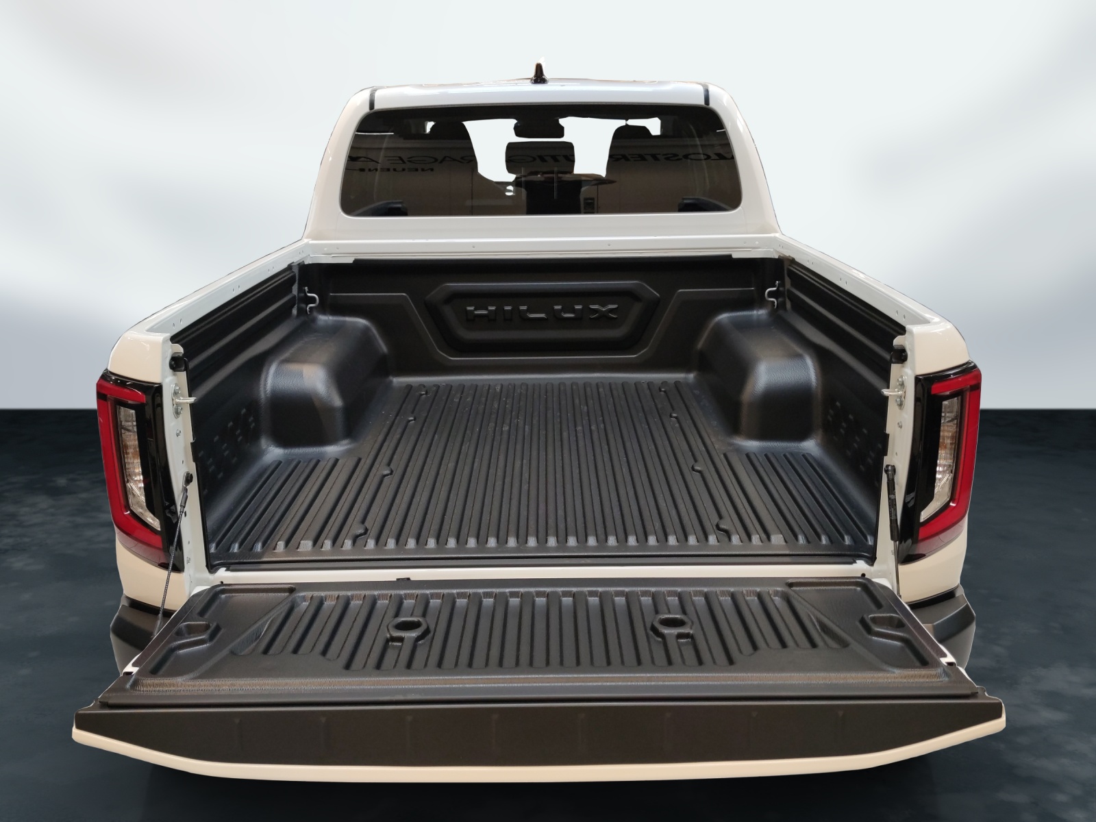 TOYOTA Hilux Double Cab.-Pick-up 59KWh Style-image-7