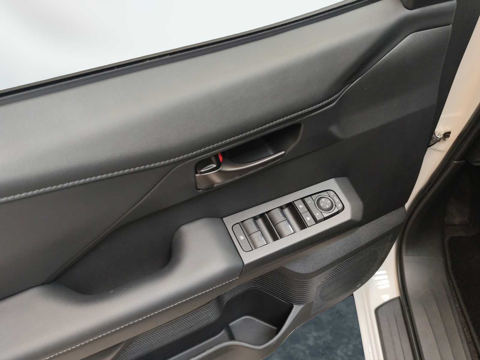 TOYOTA Hilux Double Cab.-Pick-up 59KWh Style-image-15