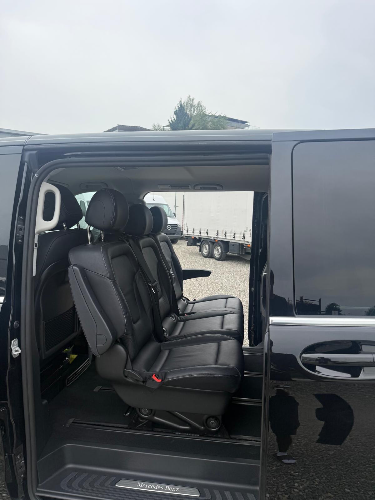 MERCEDES-BENZ V 300 d Extralang Avantgarde 9G-Tronic-image-7