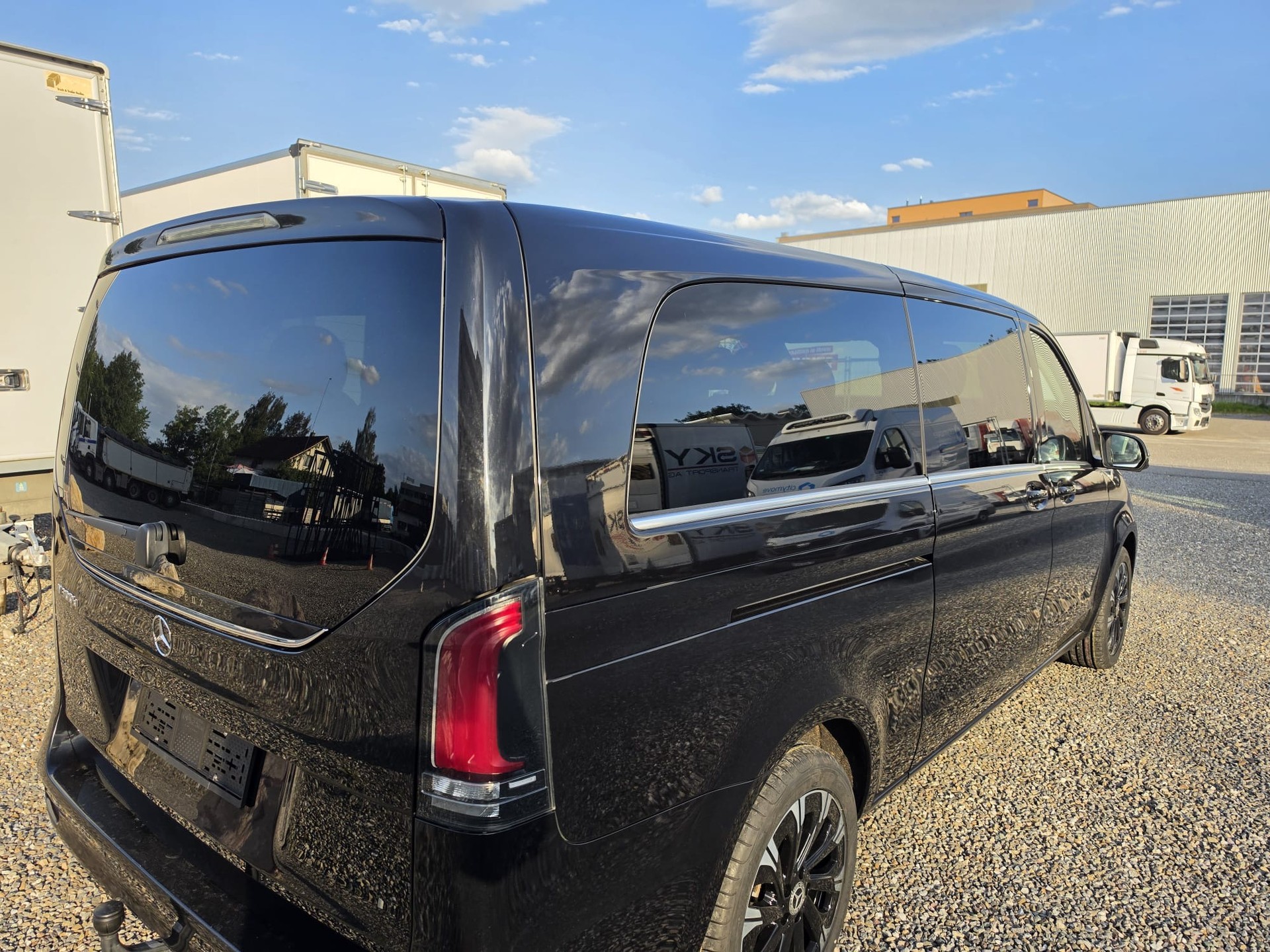 MERCEDES-BENZ V 300 d Extralang Avantgarde 9G-Tronic-image-3