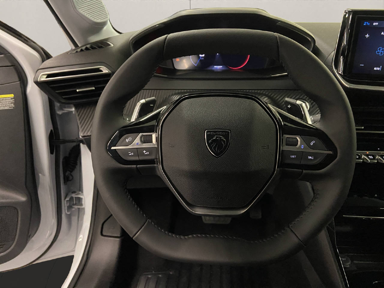 PEUGEOT 208 1.2 Hybrid Allure Premium Demo-image-6