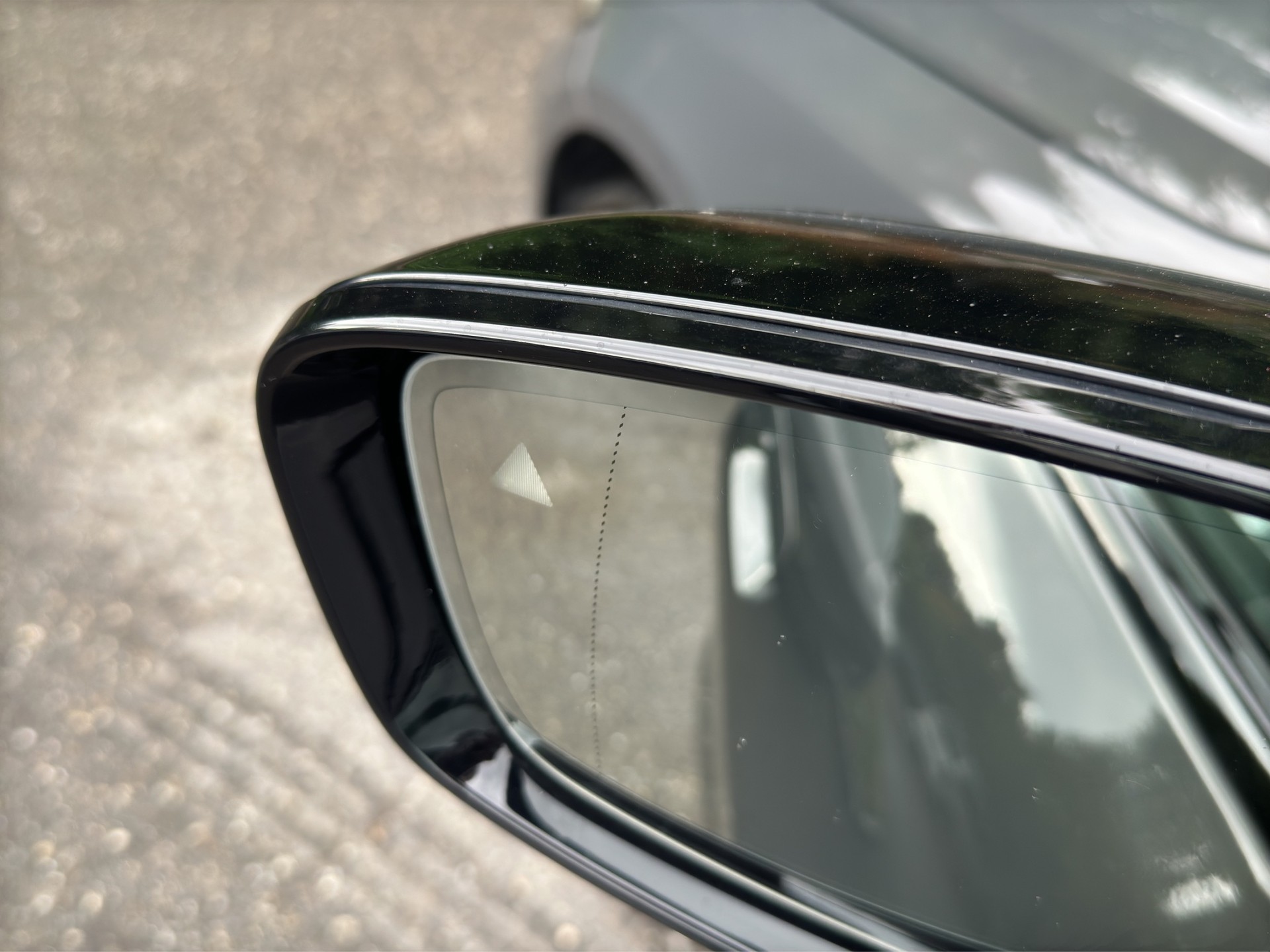 BMW i4 M50 M Sport Pro (CH) INDIVIDUAL-image-18
