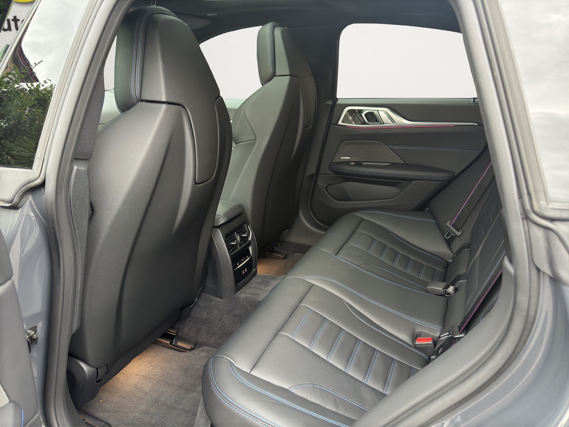 BMW i4 M50 M Sport Pro (CH) INDIVIDUAL-image-14