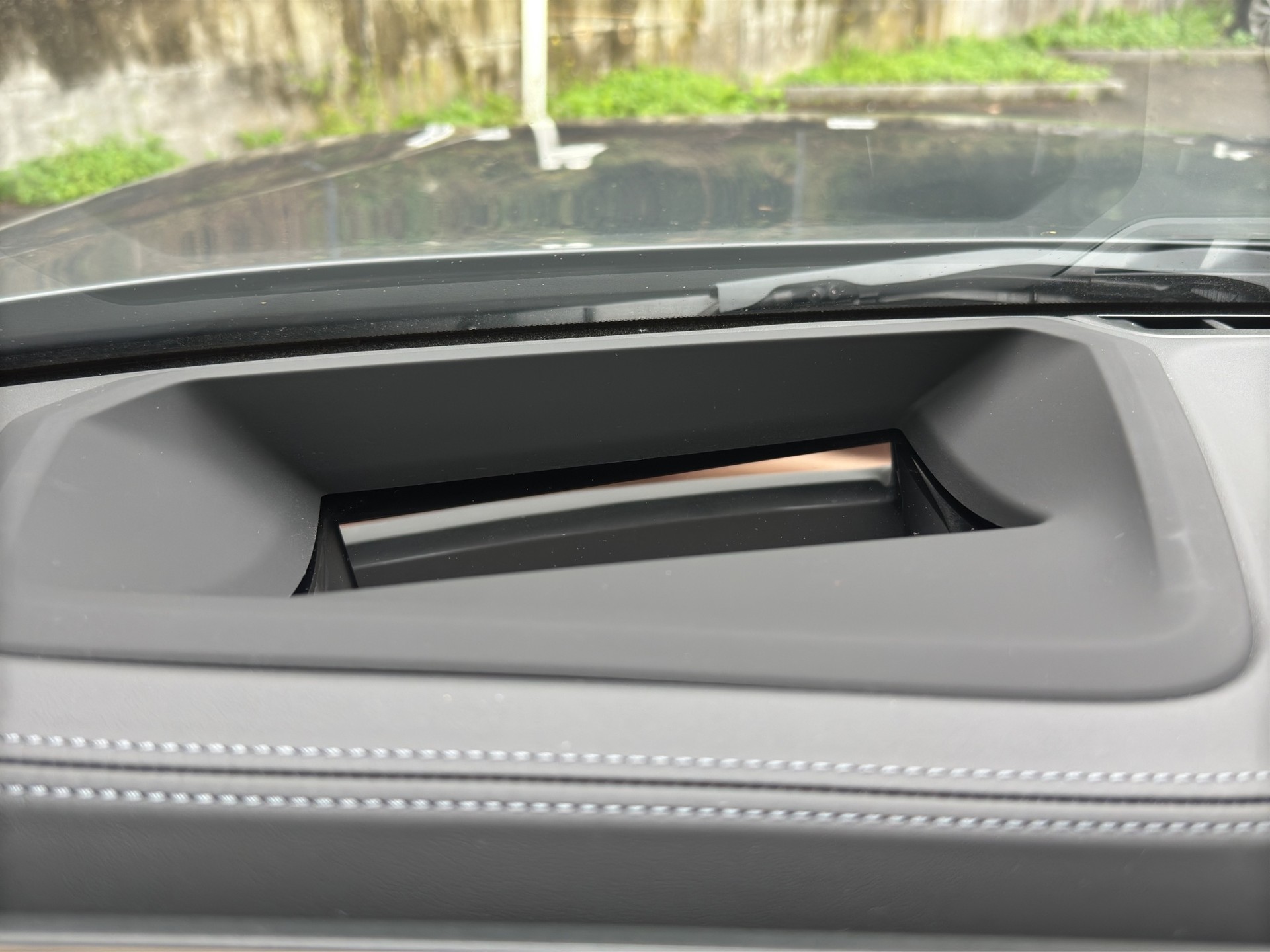 BMW i4 M50 M Sport Pro (CH) INDIVIDUAL-image-16