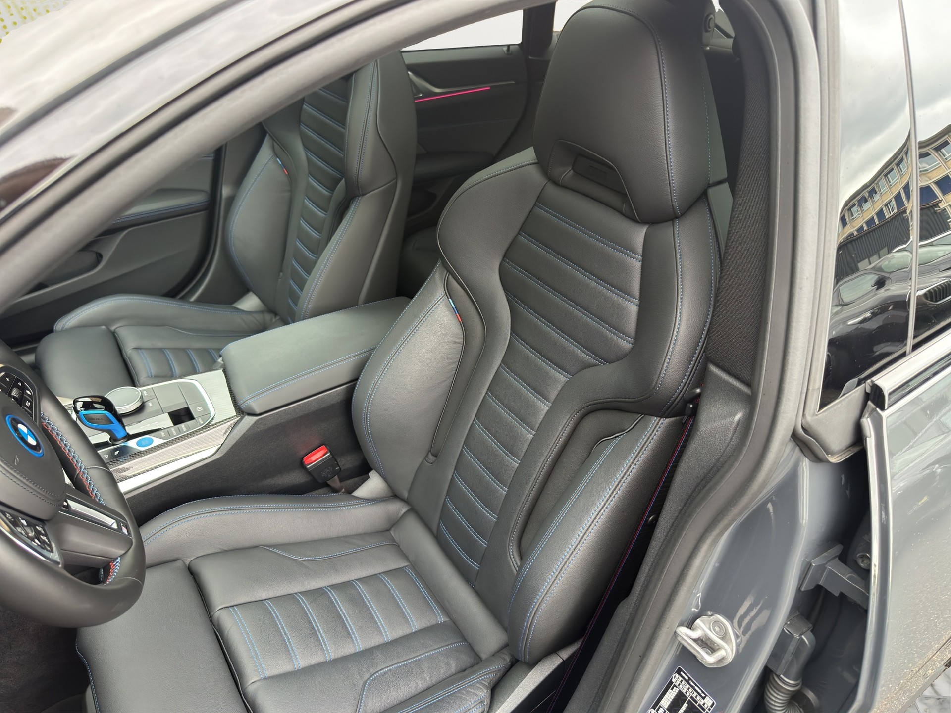 BMW i4 M50 M Sport Pro (CH) INDIVIDUAL-image-12