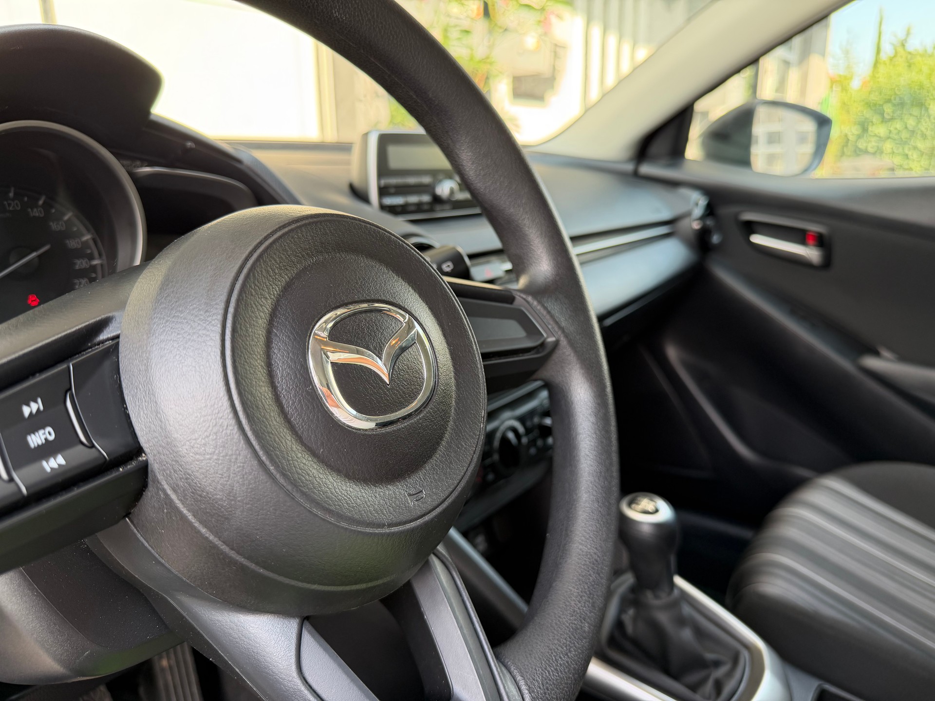 MAZDA 2 SKYACTIV-G 75 Challenge-image-11