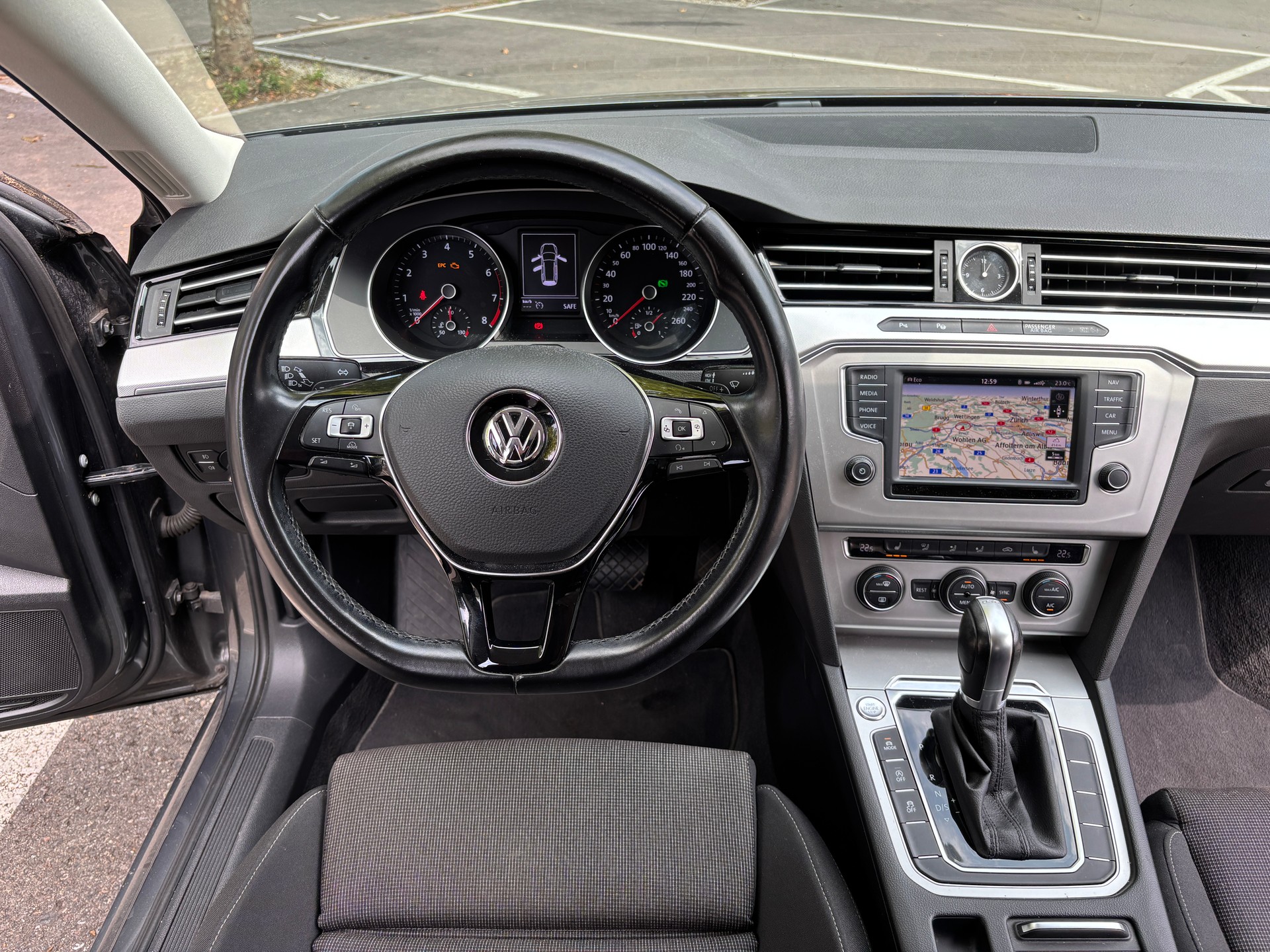 VW Passat Variant 1.8 TSI Comfortline DSG-image-4