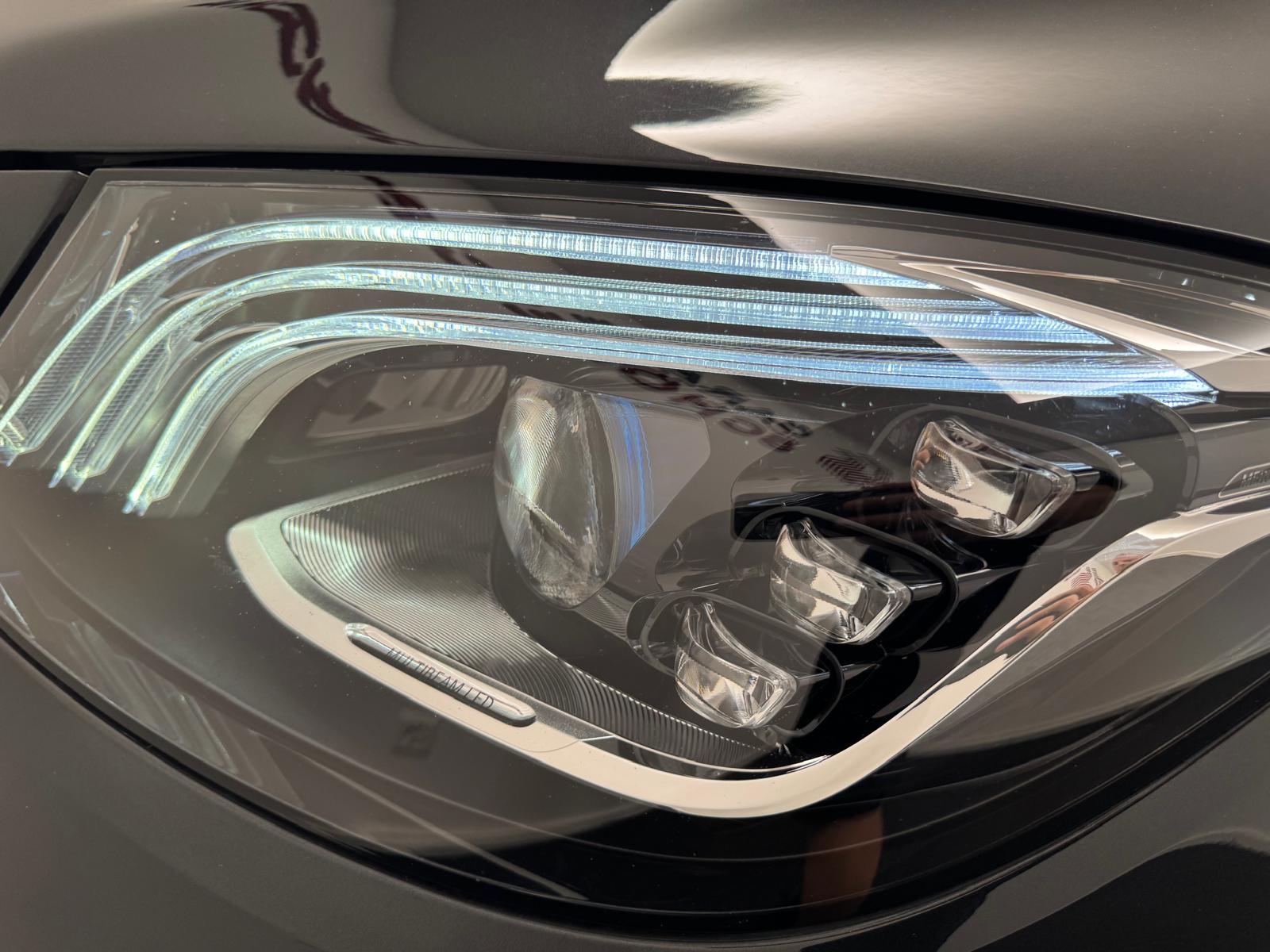 MERCEDES-BENZ V8 AMG Line 4matic lang-image-7