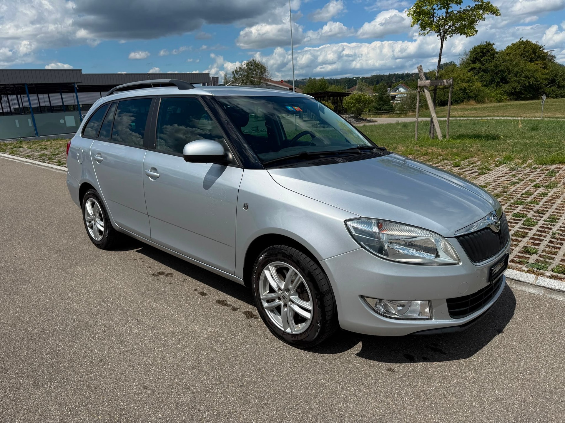 SKODA Fabia 1.2 TSI Fresh-image-1