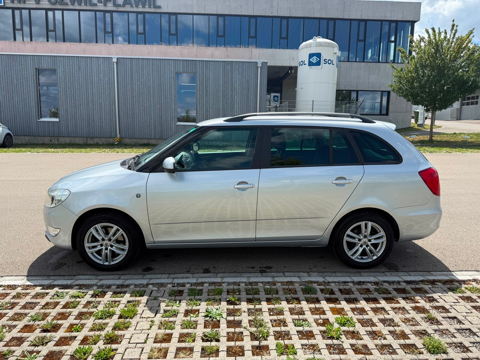 SKODA Fabia 1.2 TSI Fresh-image-3