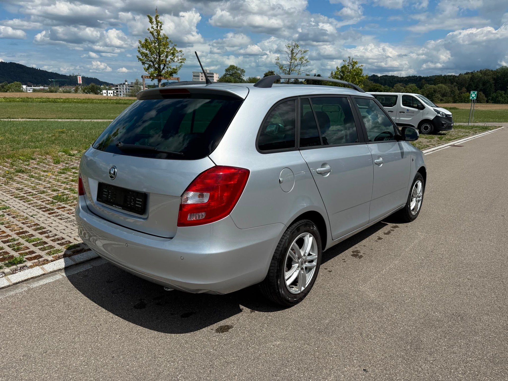 SKODA Fabia 1.2 TSI Fresh-image-6